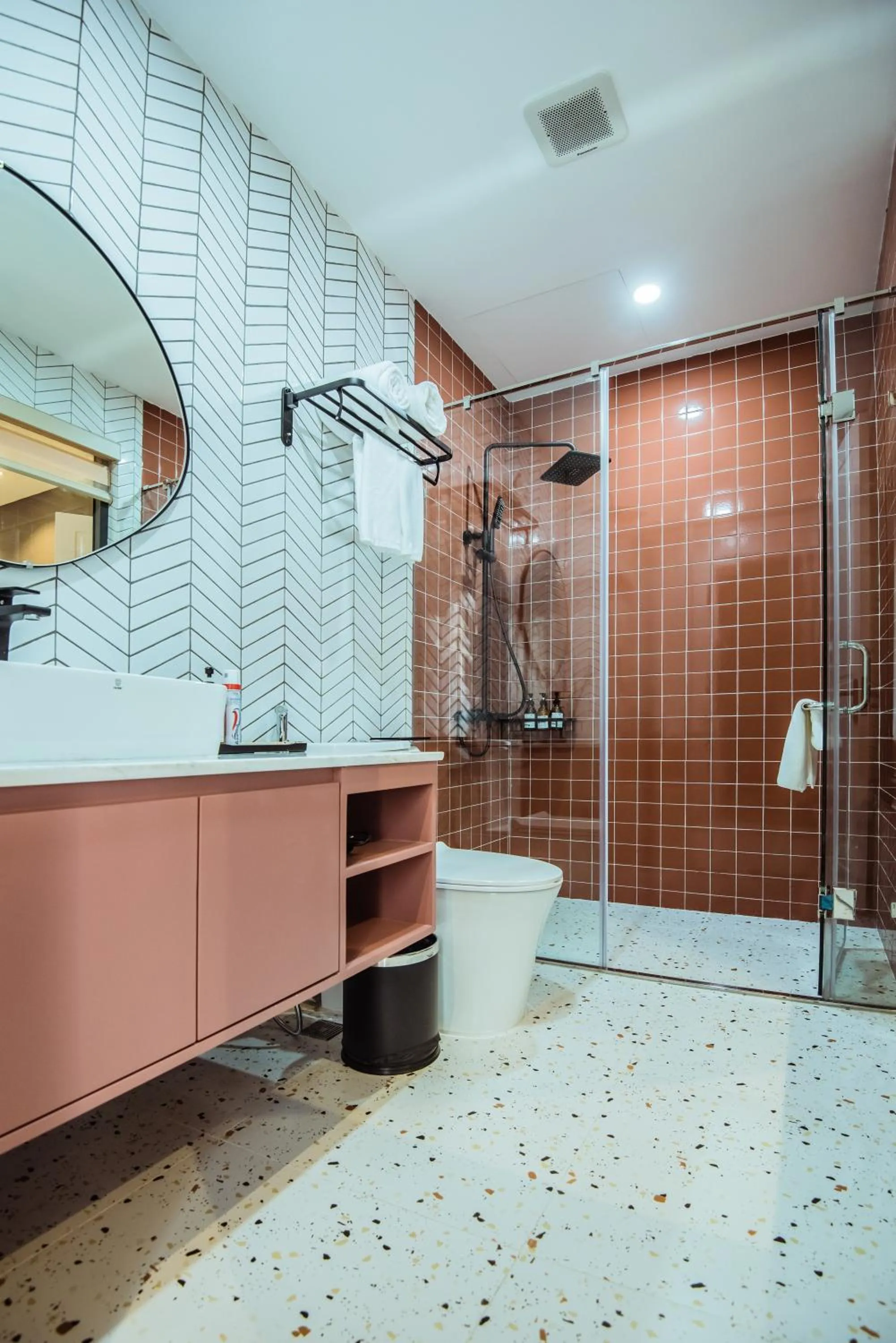 Bathroom in Palette Collect's Boutique Hotel Ha Long