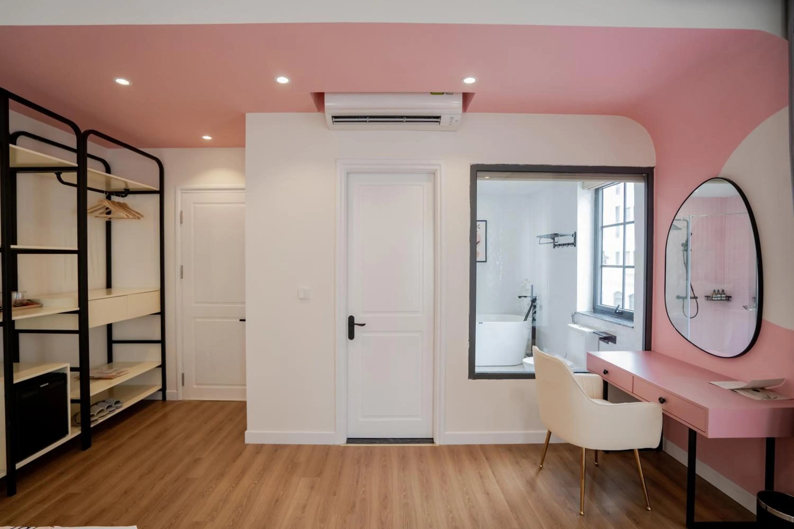 Photo of the whole room in Palette Collect's Boutique Hotel Ha Long