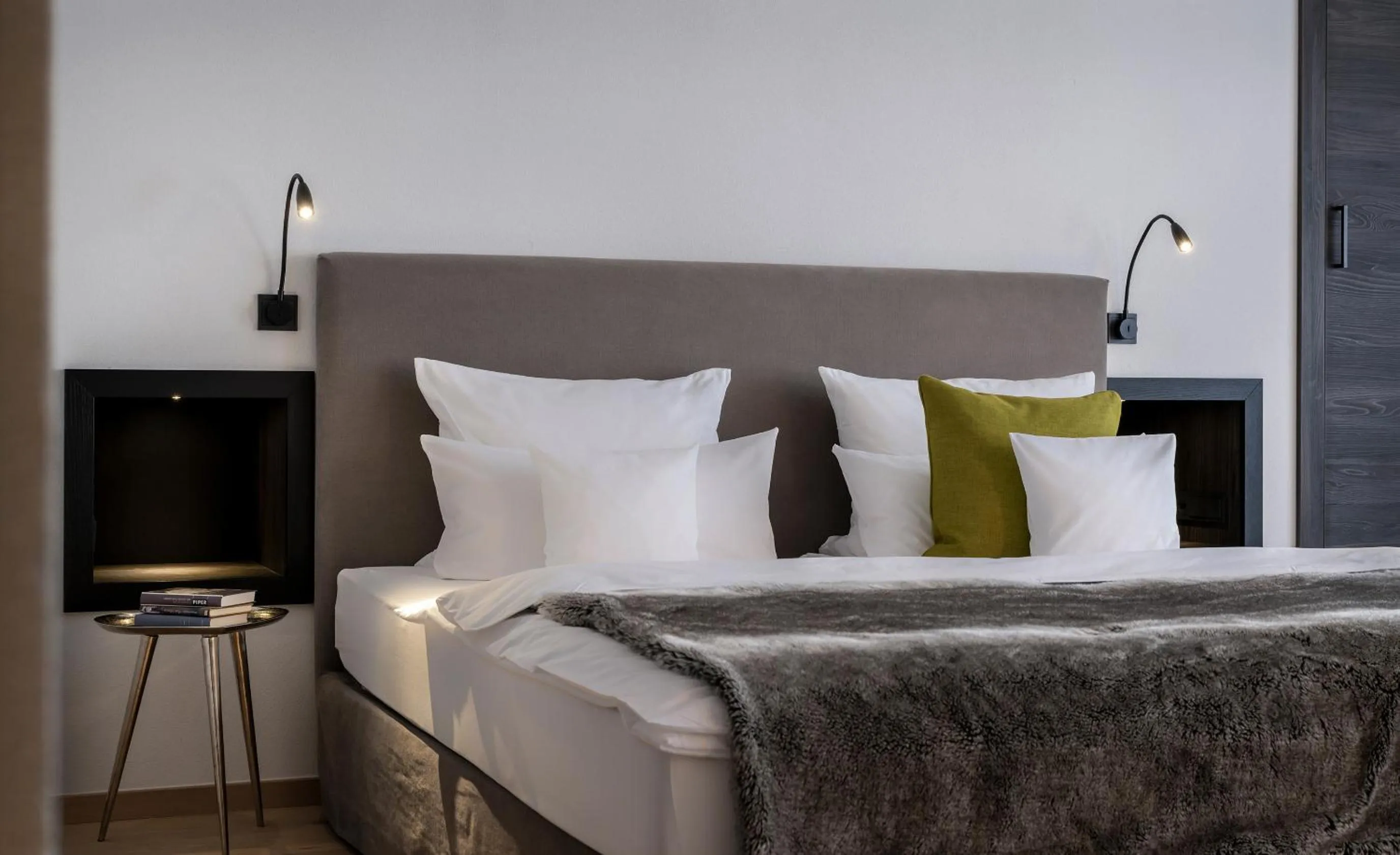 Staff, Bed in Hotel Franks