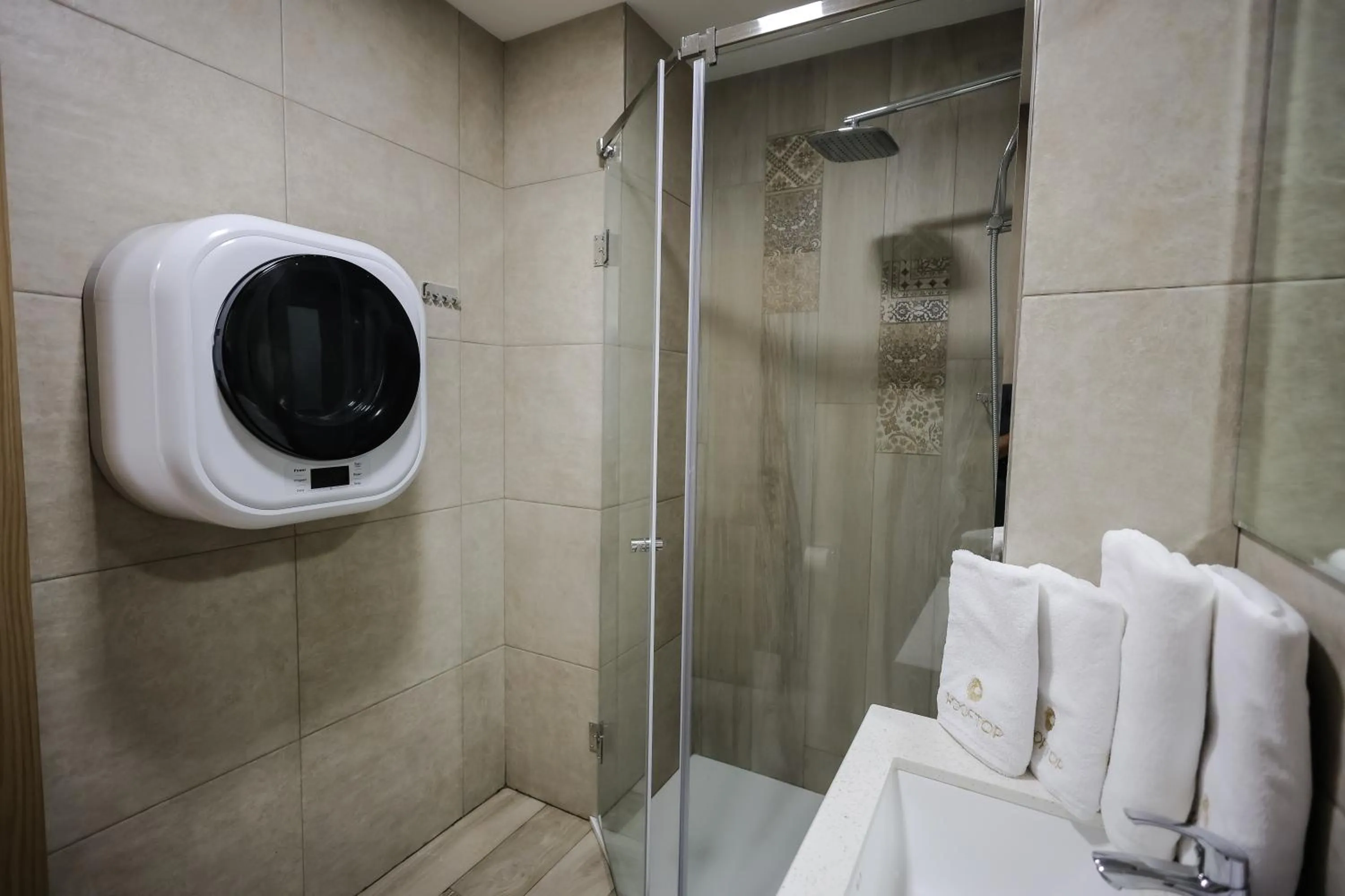 Shower in Rooftop Apart-Hotel