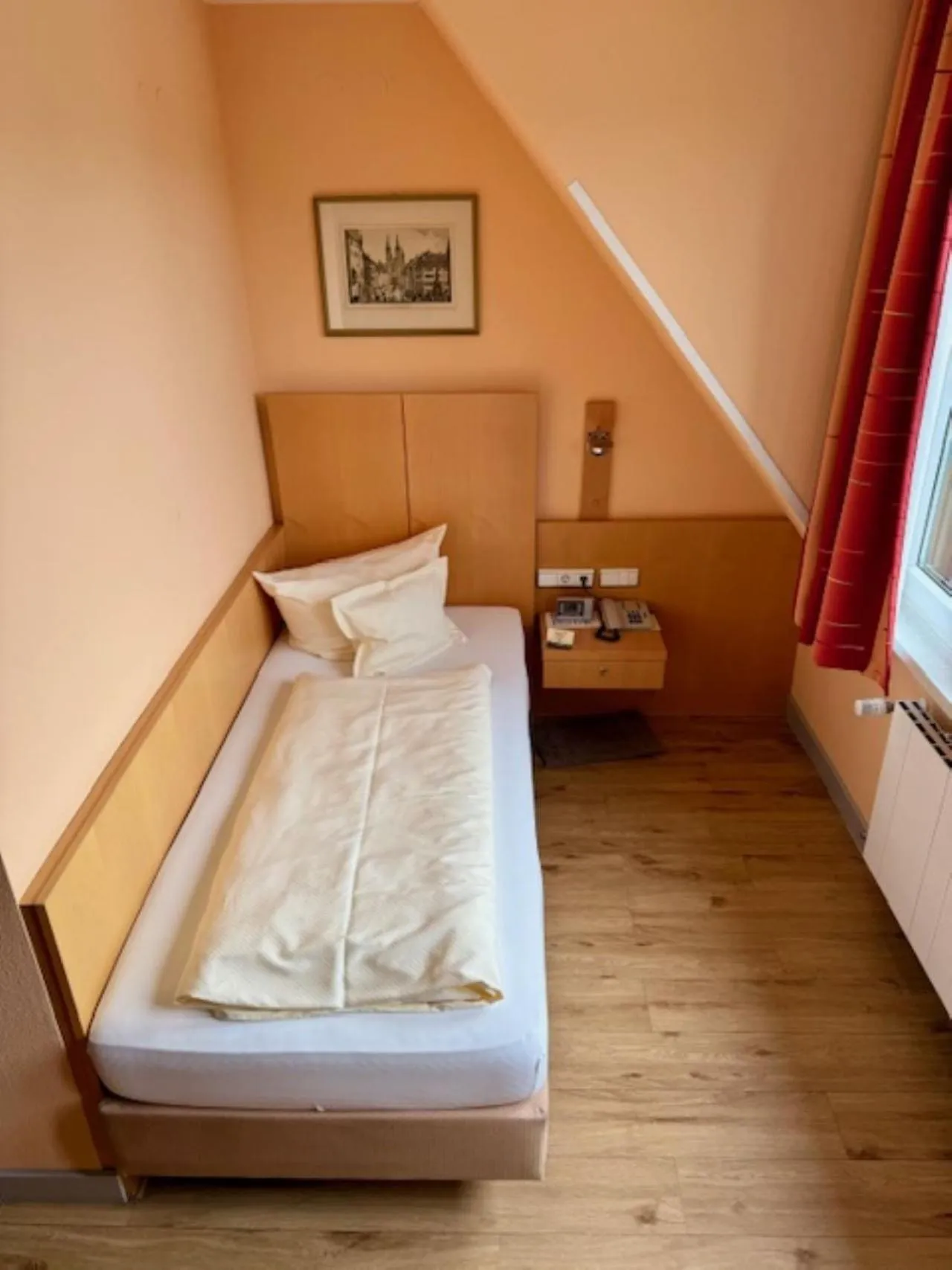 Photo of the whole room, Bed in Hotel Alter Kranen