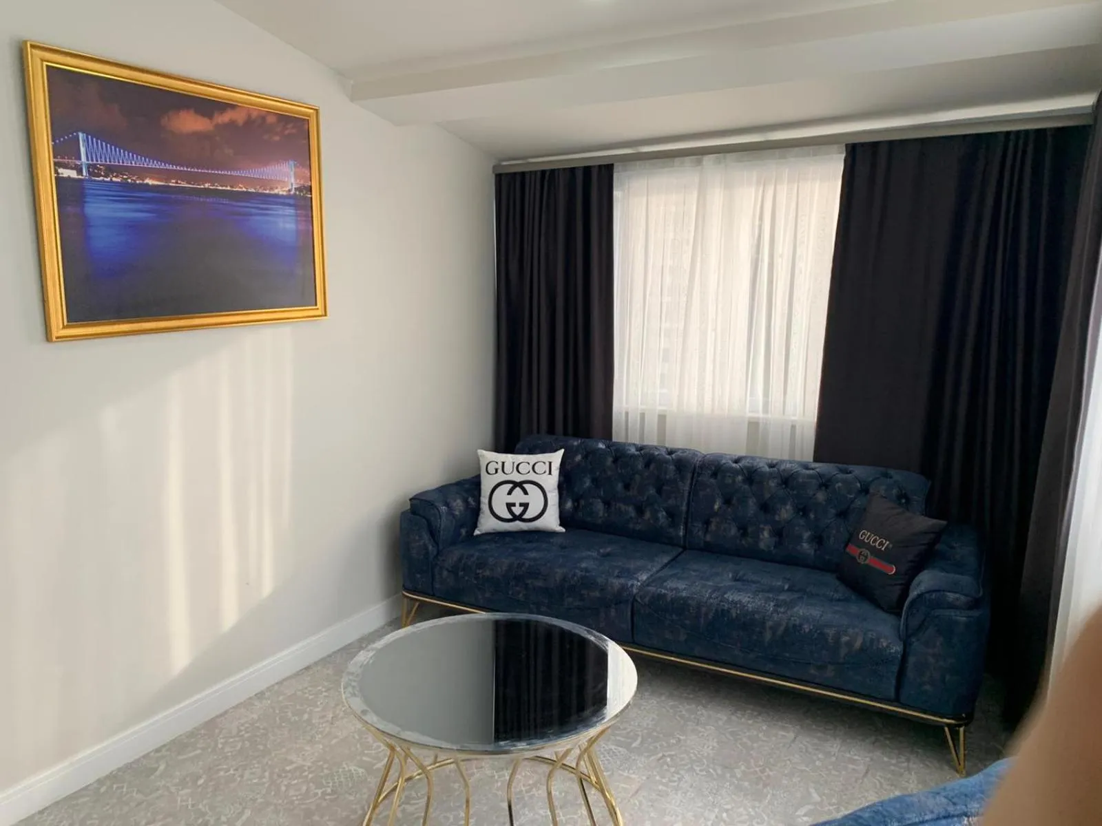 Communal lounge/ TV room in Taksim Galatist Hotel