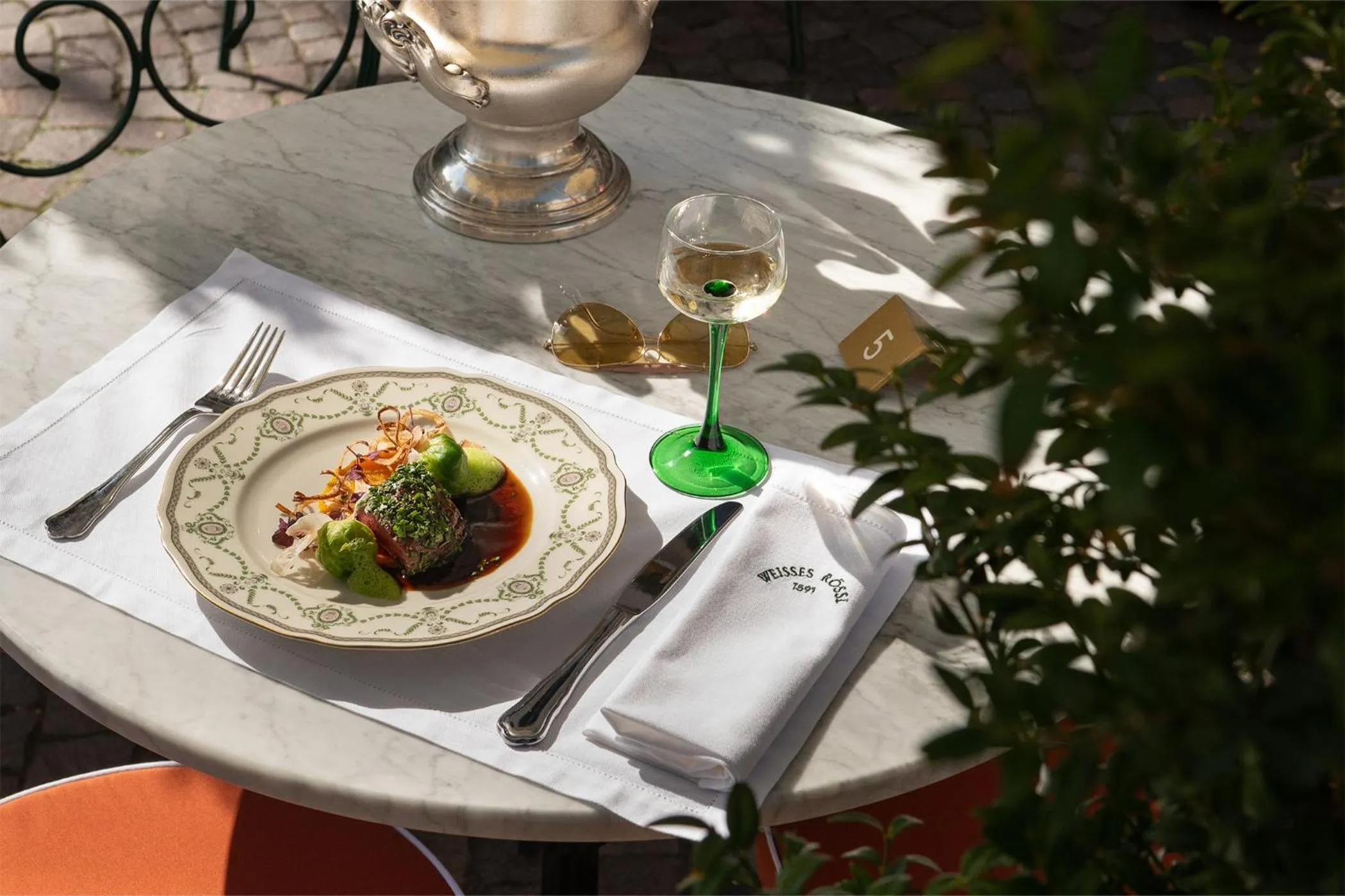 Restaurant/places to eat in Weisses Rössl