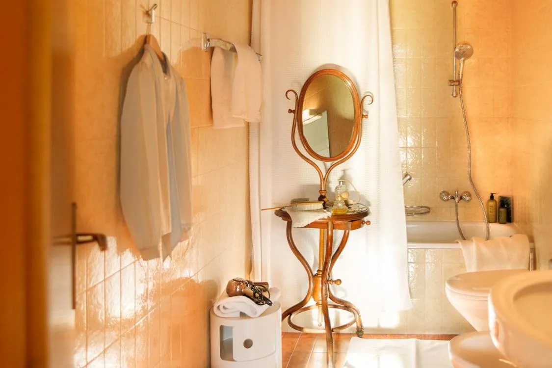 Bathroom in Weisses Rössl