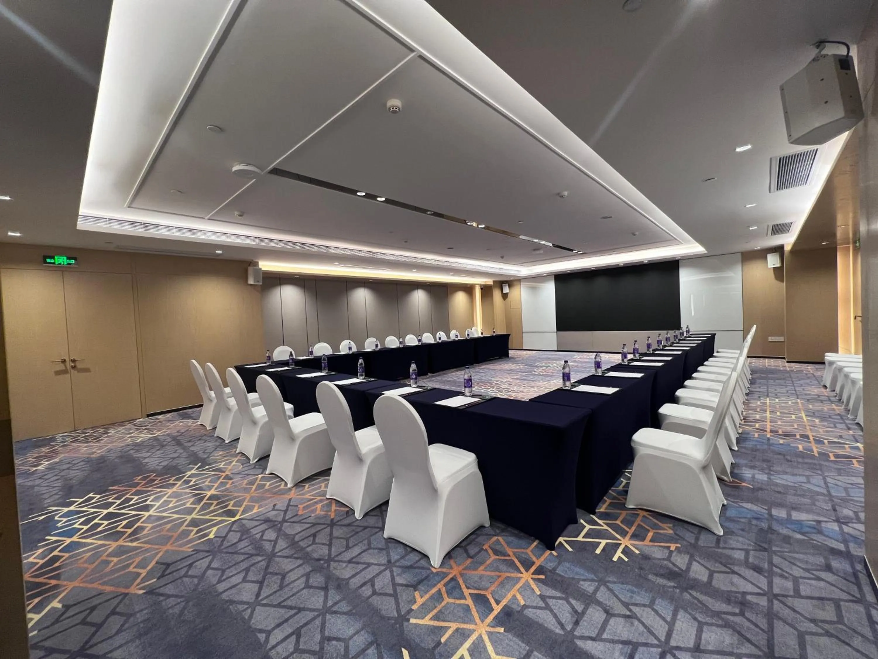 Meeting/conference room in voco Guangzhou Shifu by IHG