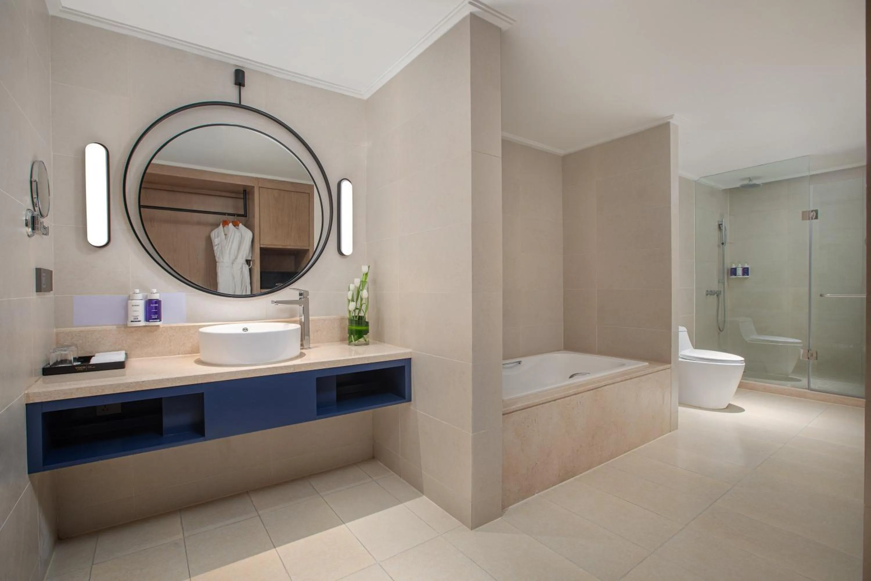 Photo of the whole room in voco Guangzhou Shifu by IHG