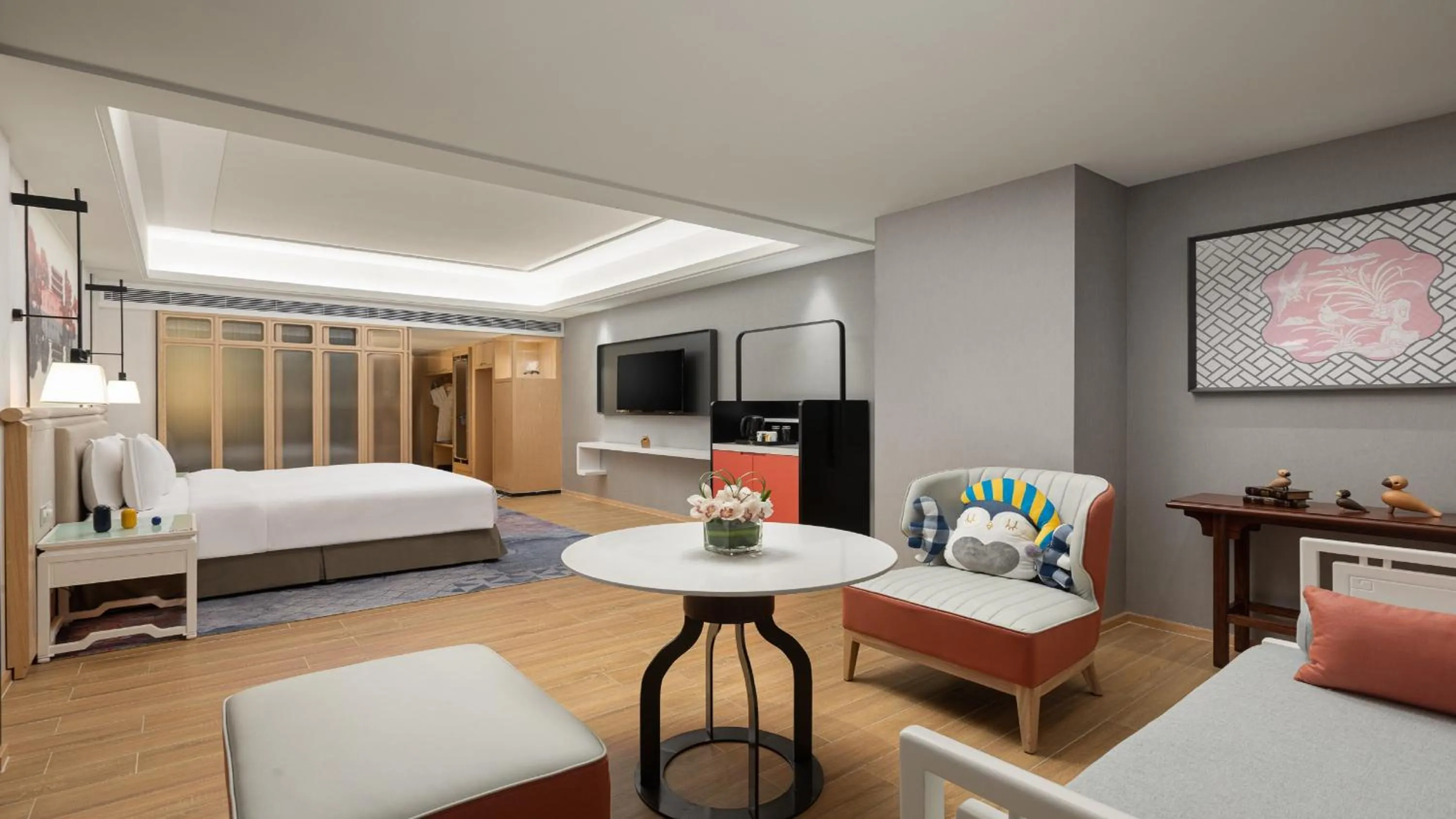 Photo of the whole room, Bed in voco Guangzhou Shifu by IHG