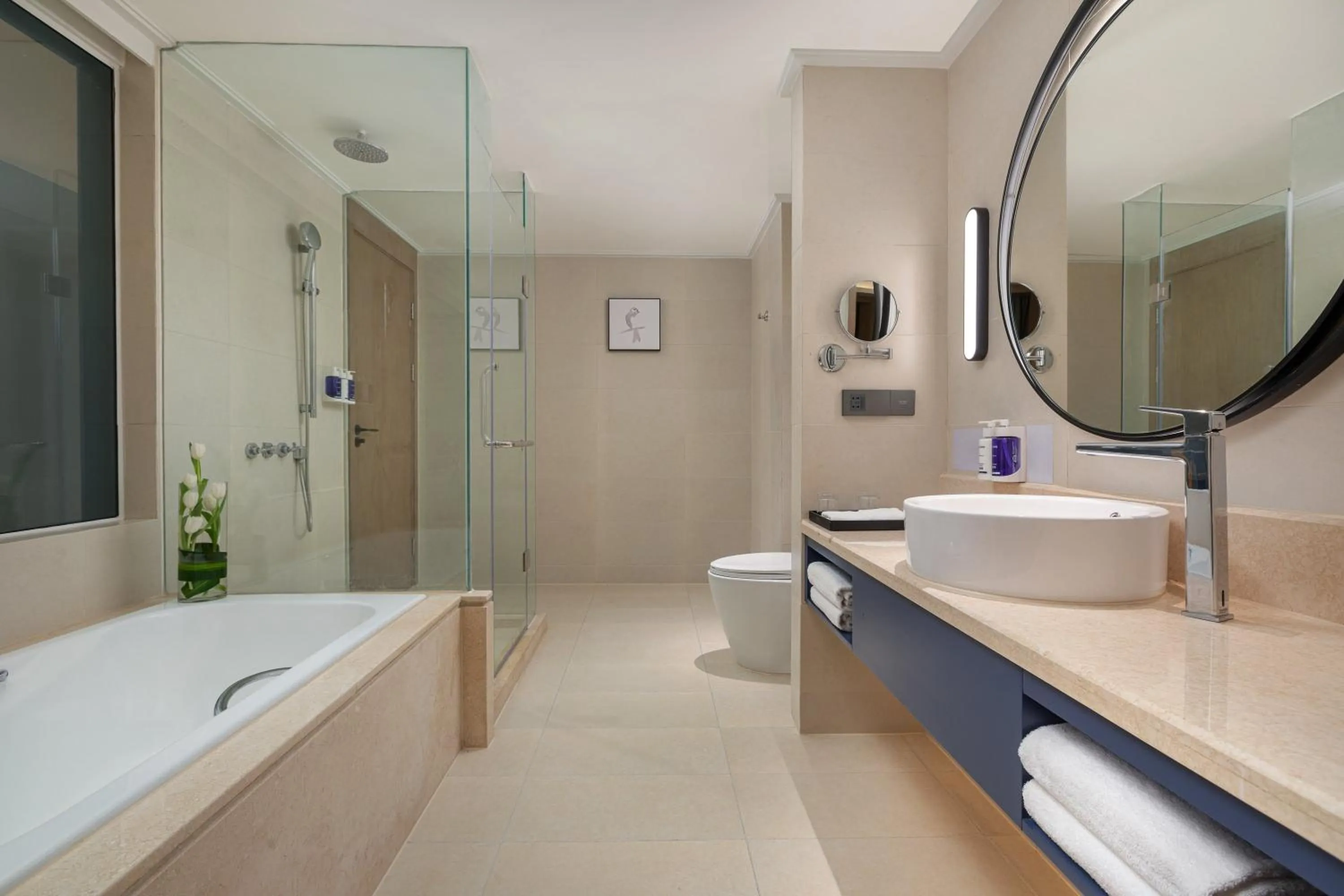 Photo of the whole room in voco Guangzhou Shifu by IHG