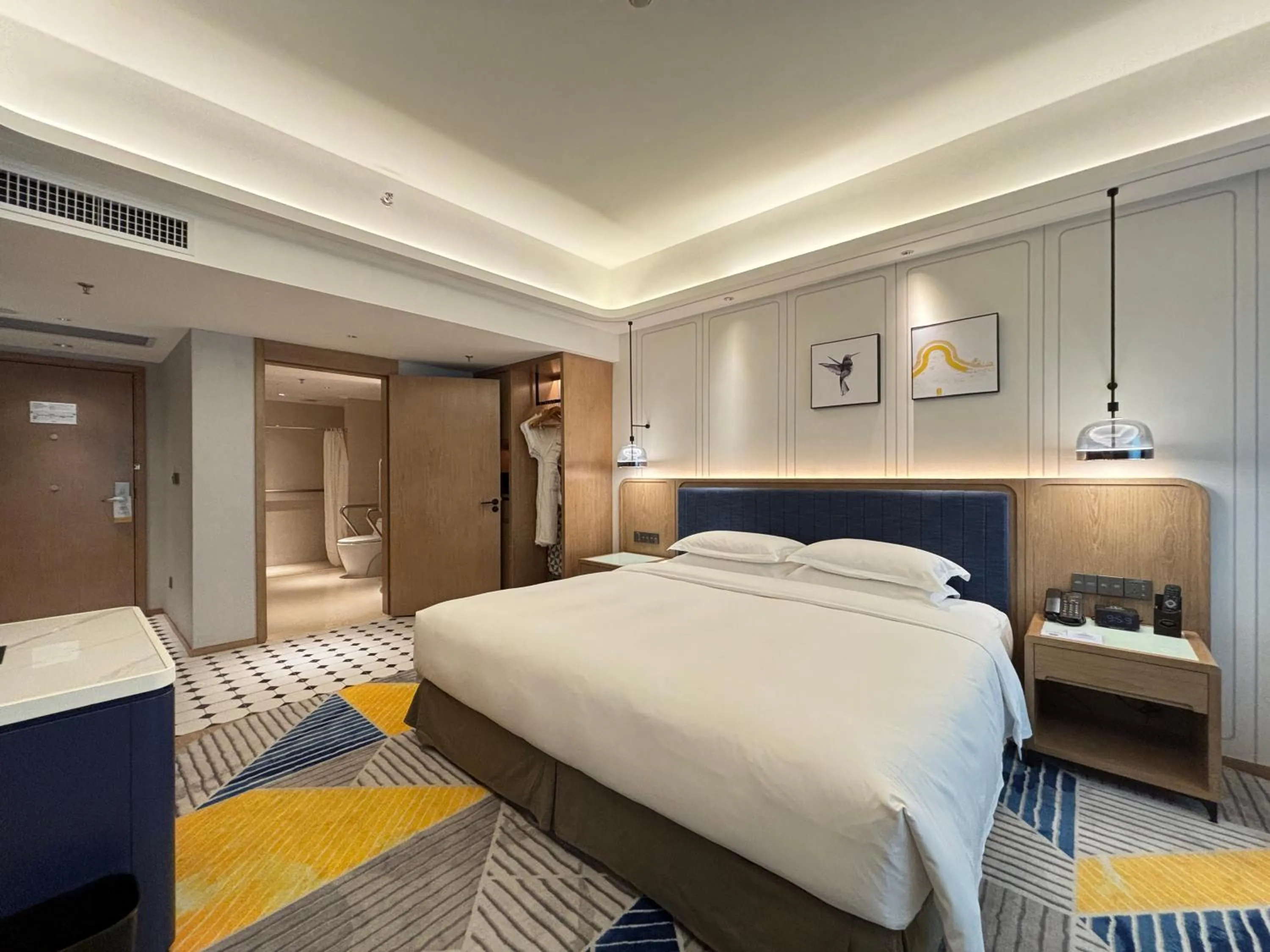 Bed in voco Guangzhou Shifu by IHG