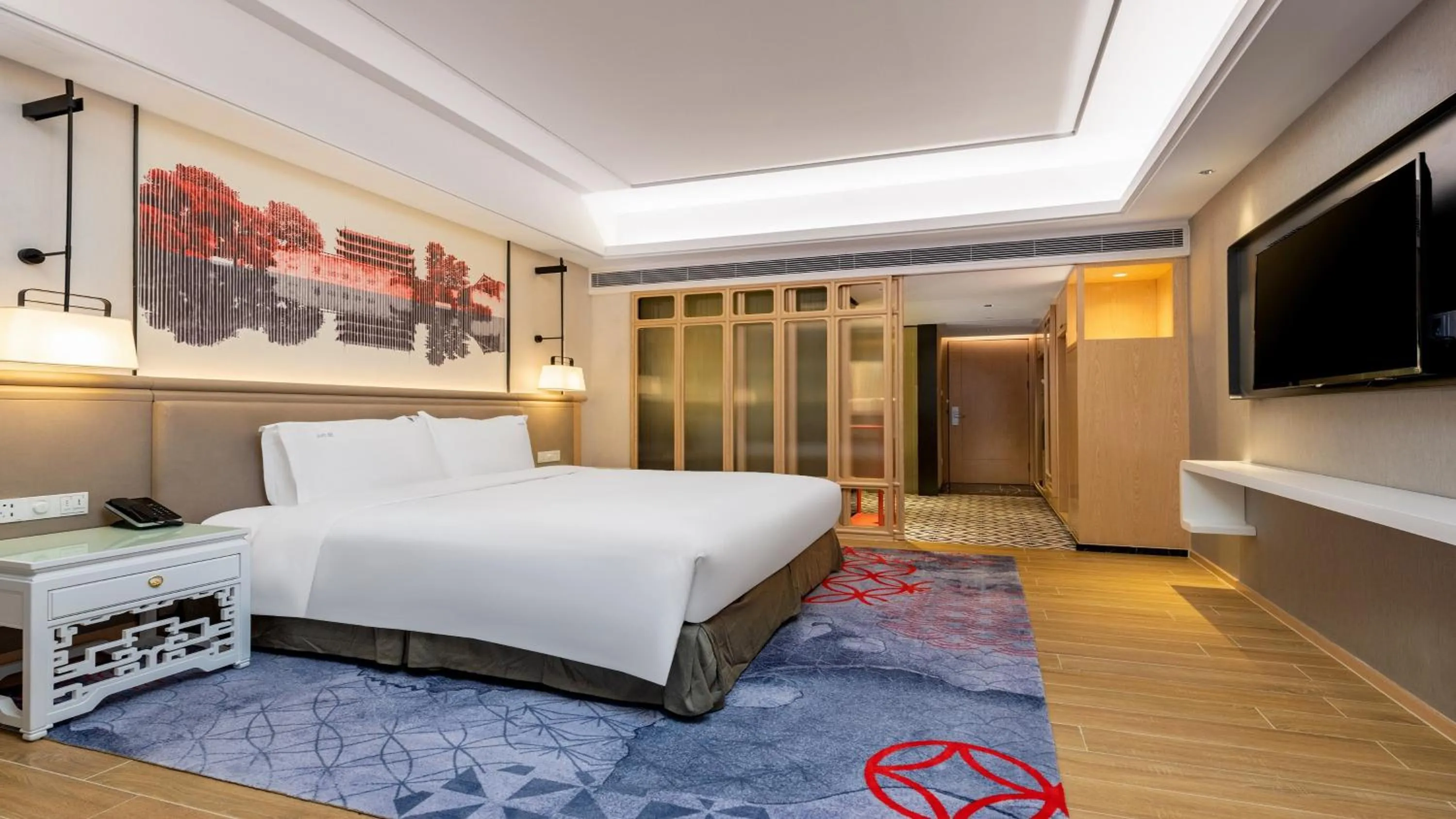 Photo of the whole room, Bed in voco Guangzhou Shifu by IHG