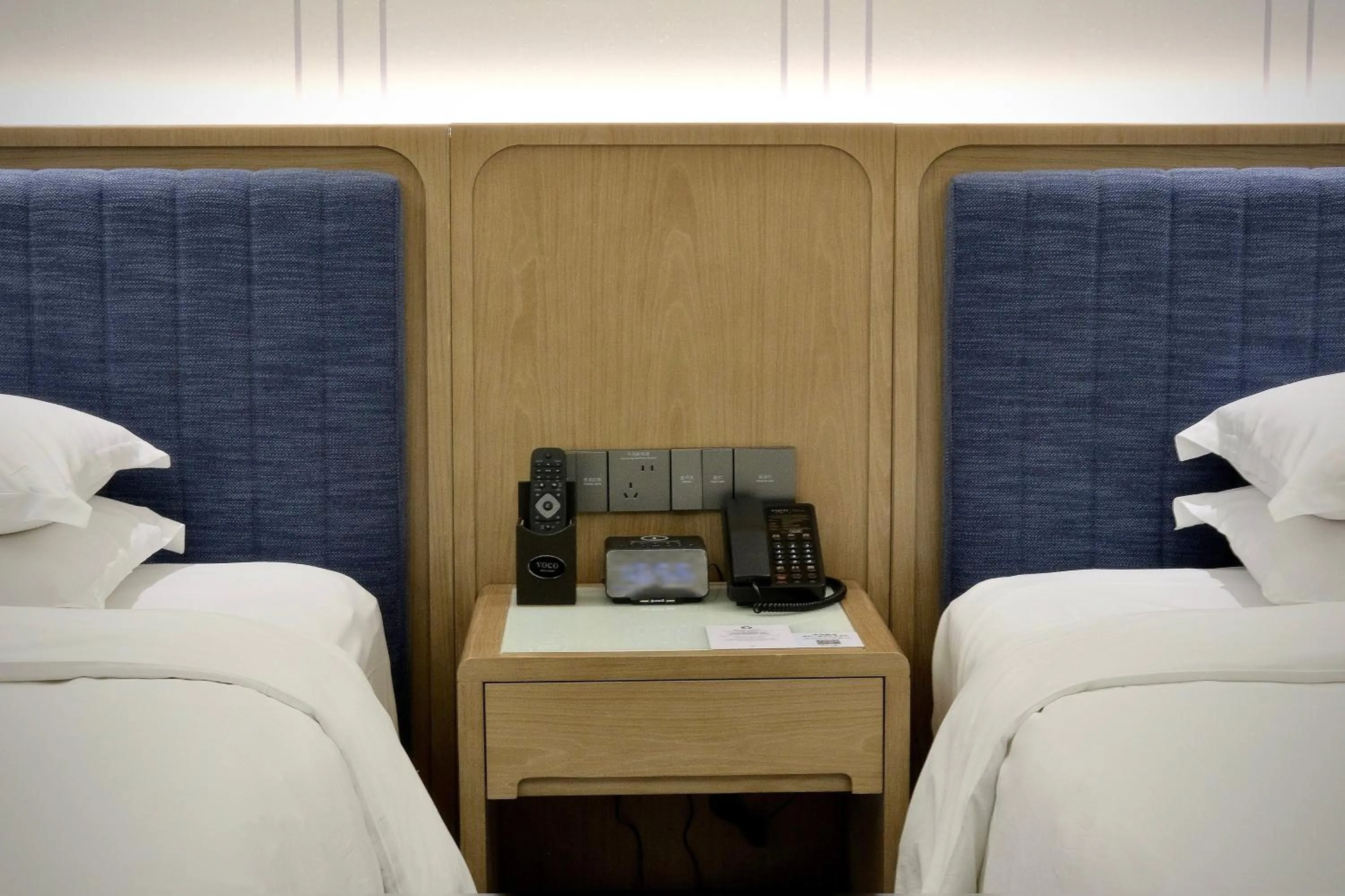 Photo of the whole room, Bed in voco Guangzhou Shifu by IHG