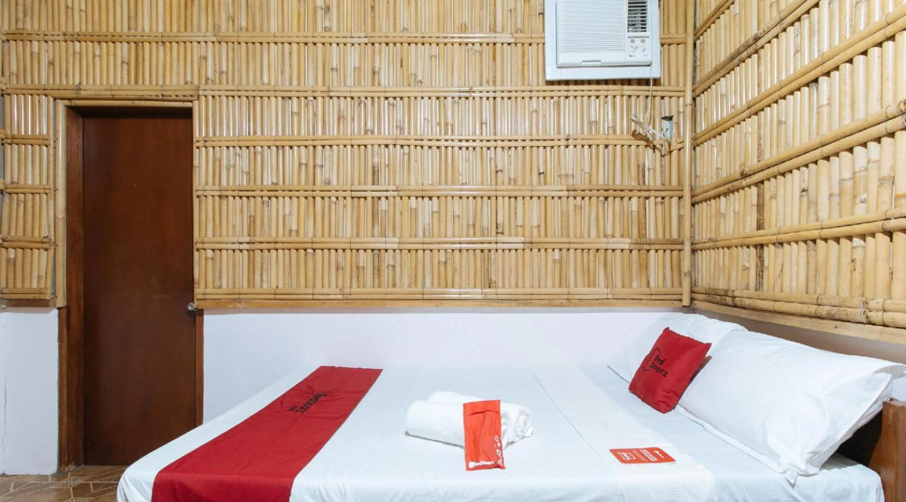 Bed in RedDoorz Hostel at Megans Paradisio Beach Resort