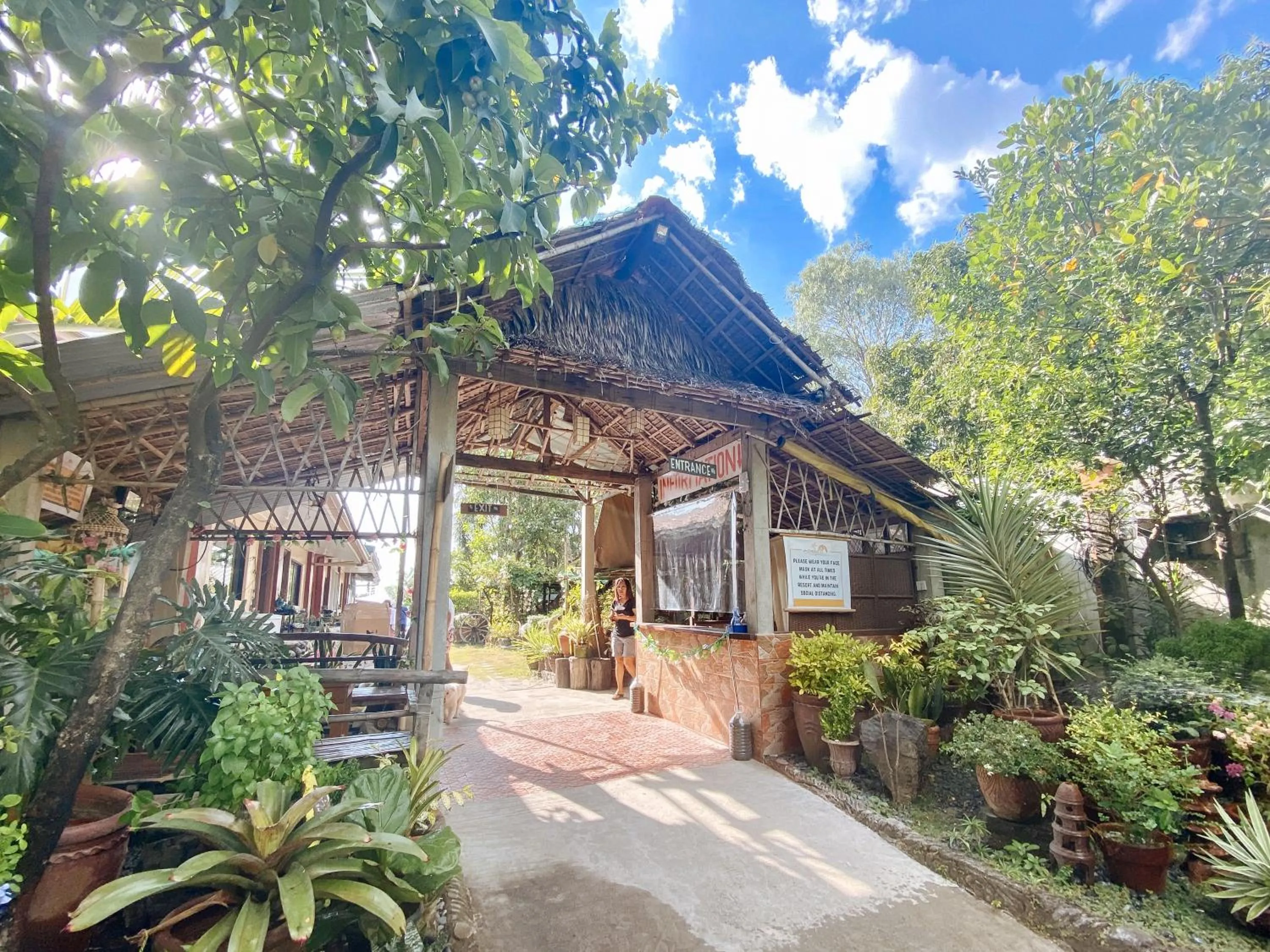 Area and facilities in RedDoorz Hostel at Megans Paradisio Beach Resort