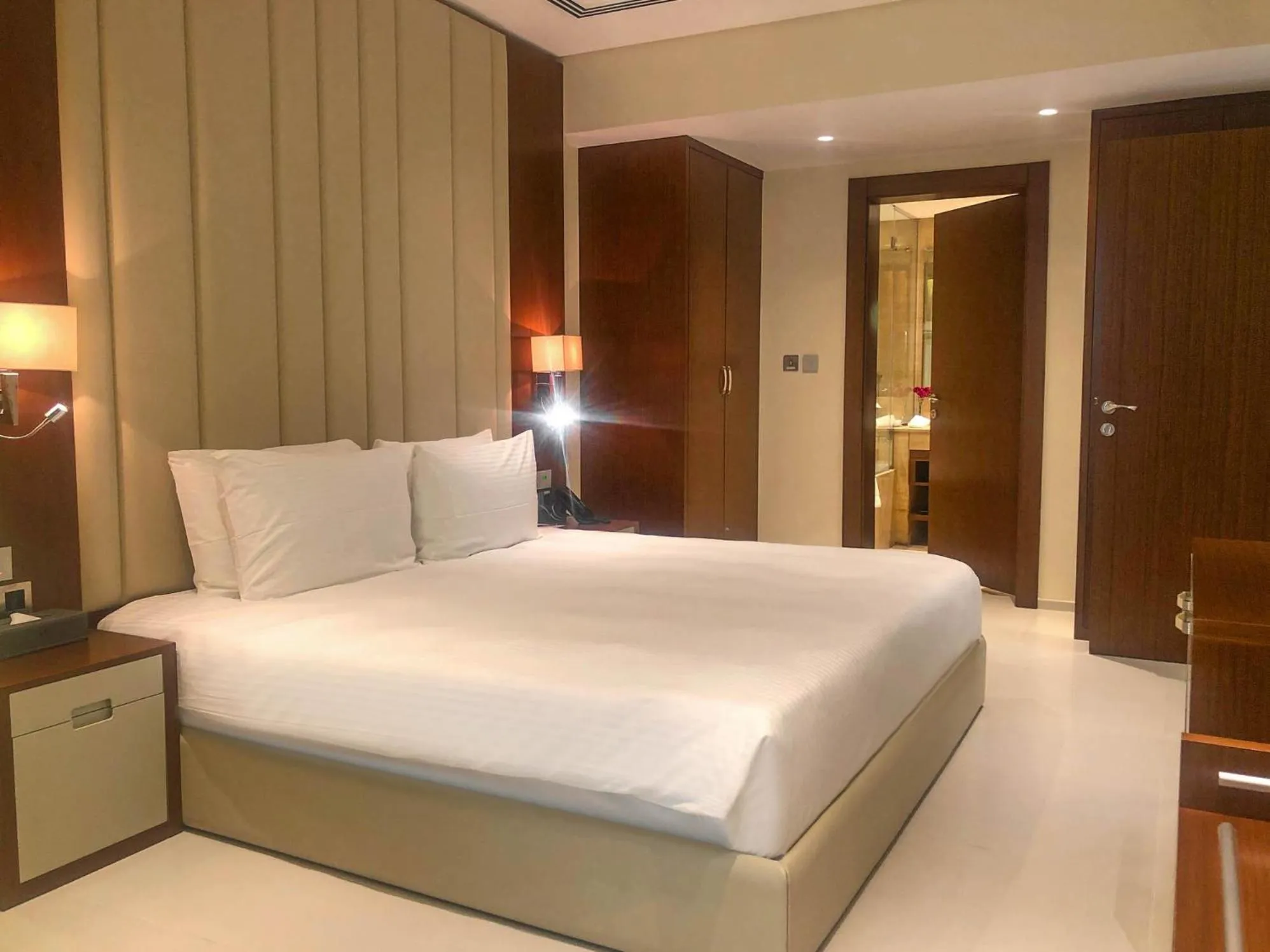 Guests, Bed in Grand Swiss-Belhotel Waterfront Seef