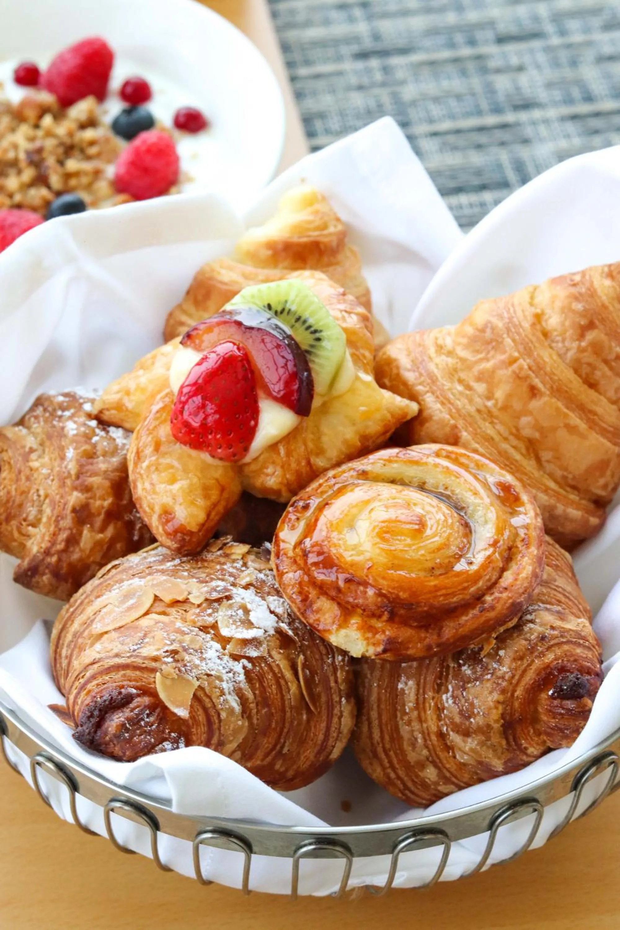 Food in Grand Swiss-Belhotel Waterfront Seef