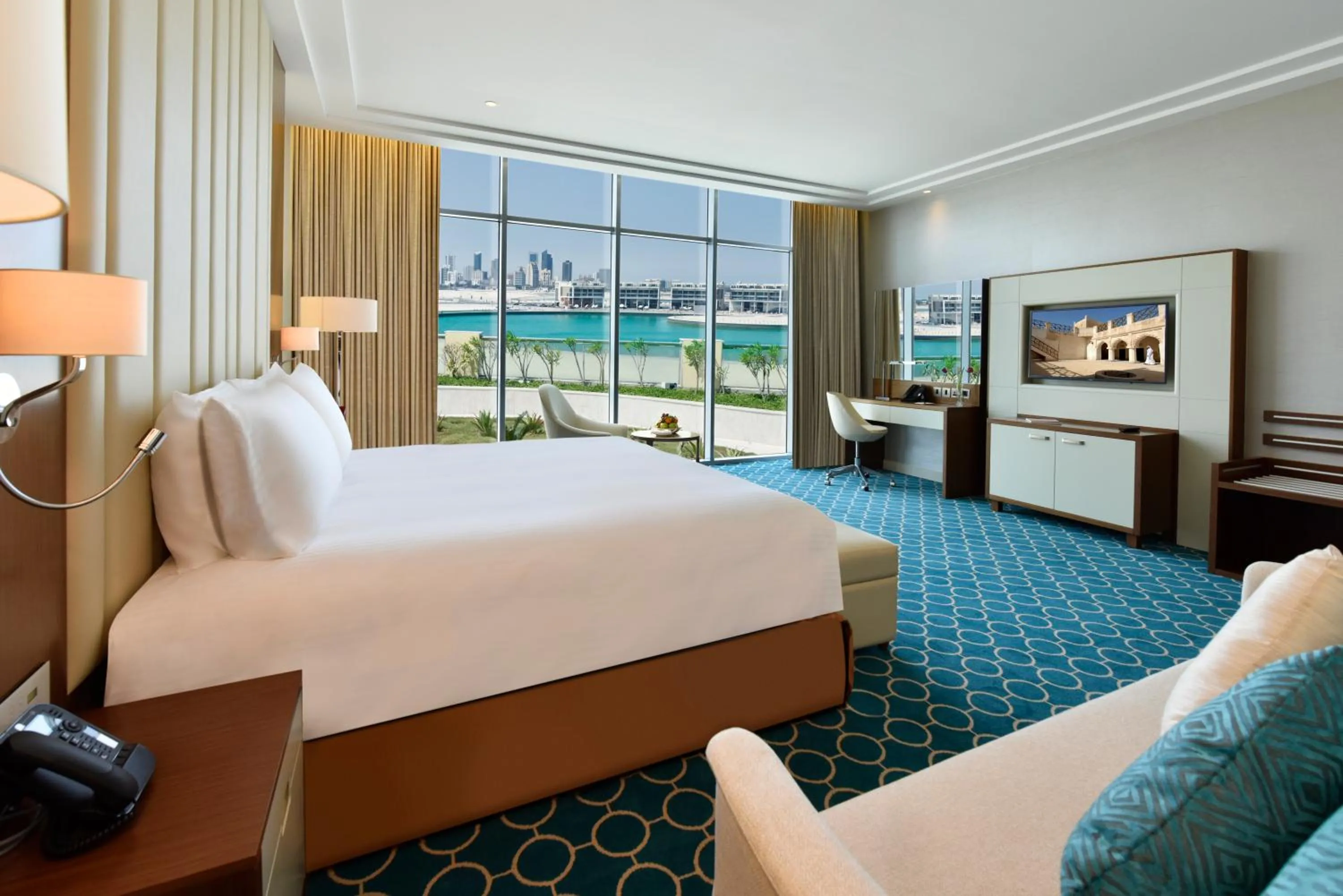 View (from property/room), Bed in Grand Swiss-Belhotel Waterfront Seef