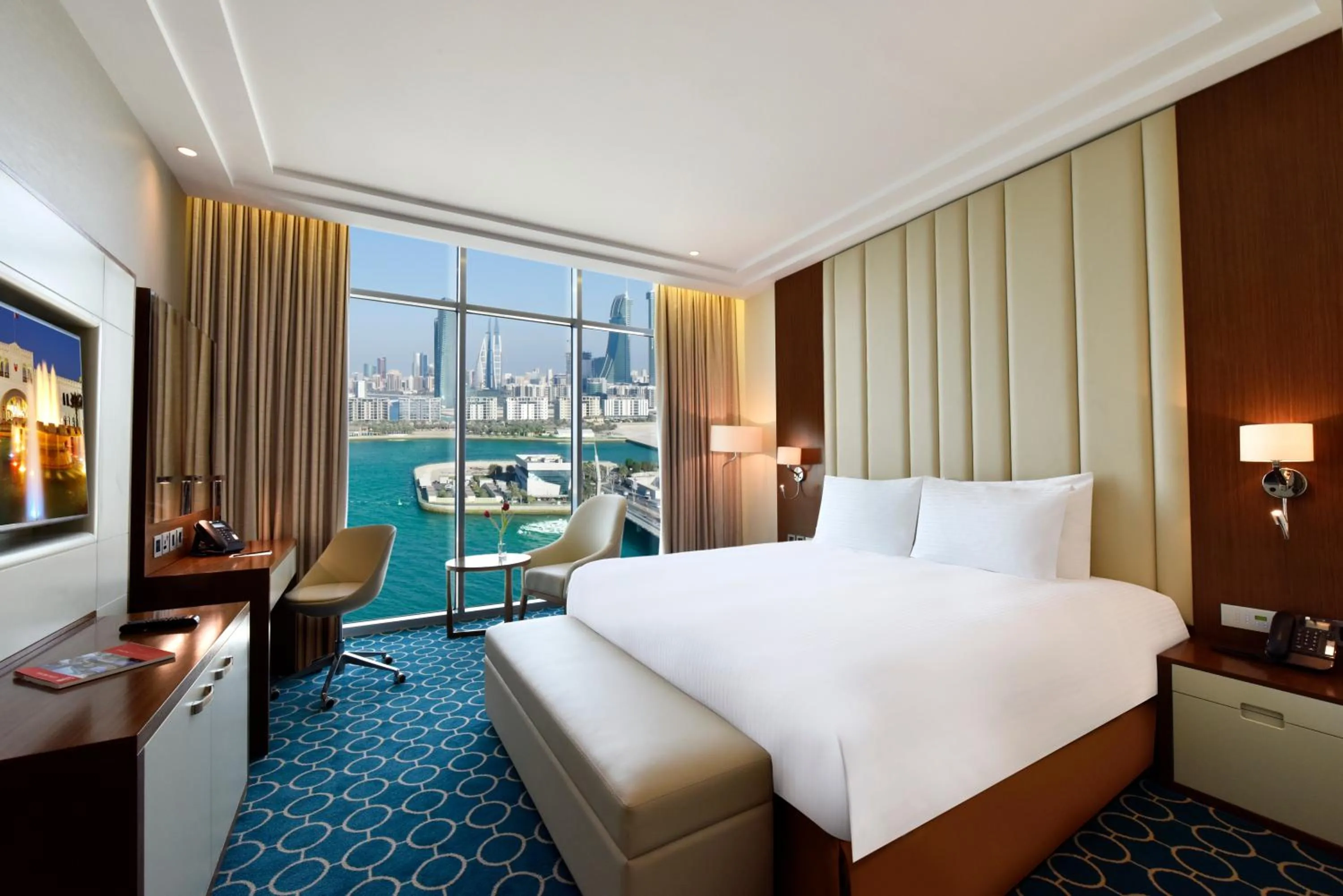 View (from property/room), Bed in Grand Swiss-Belhotel Waterfront Seef