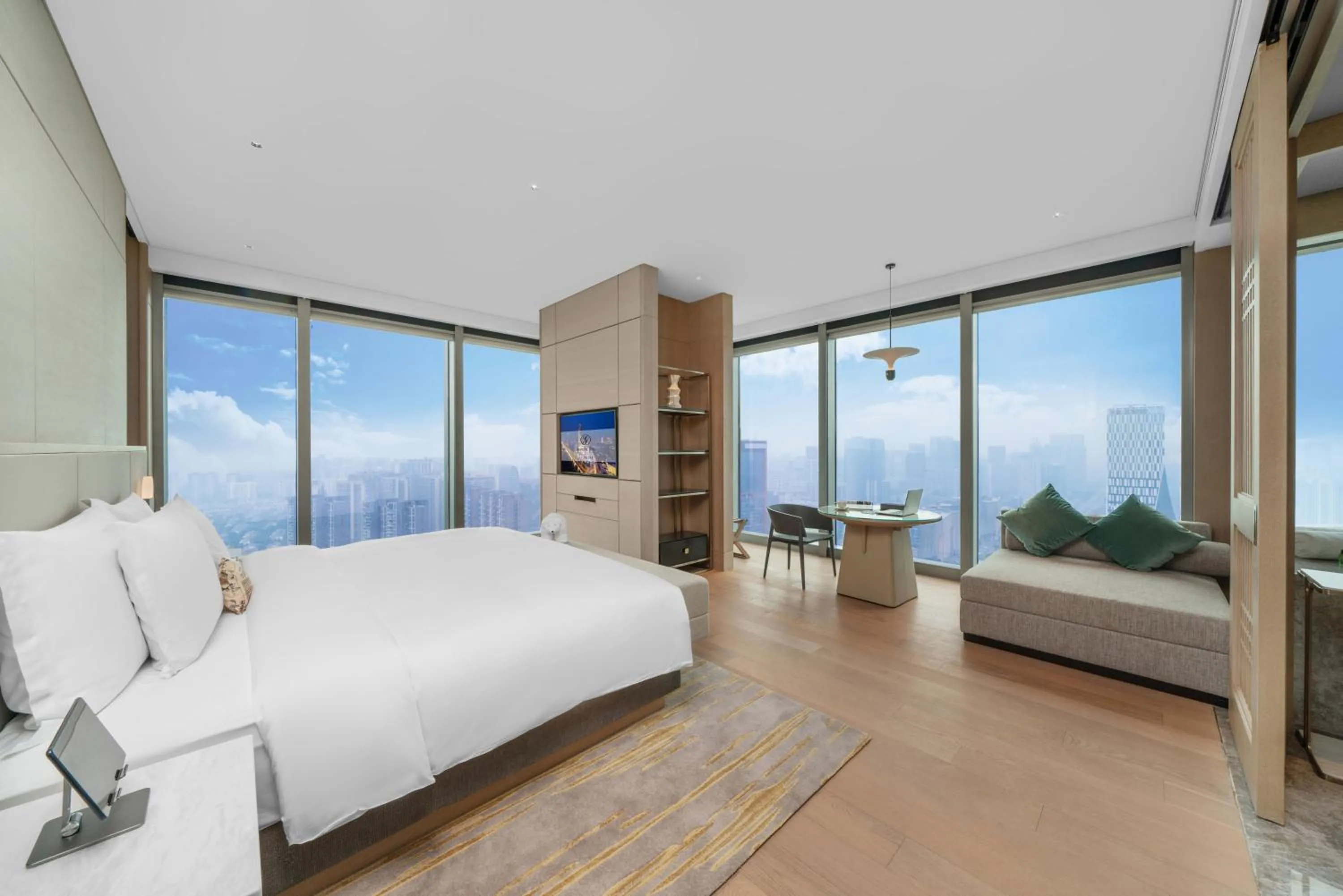 Photo of the whole room, Bed in Grand Bay Hotel Chengdu