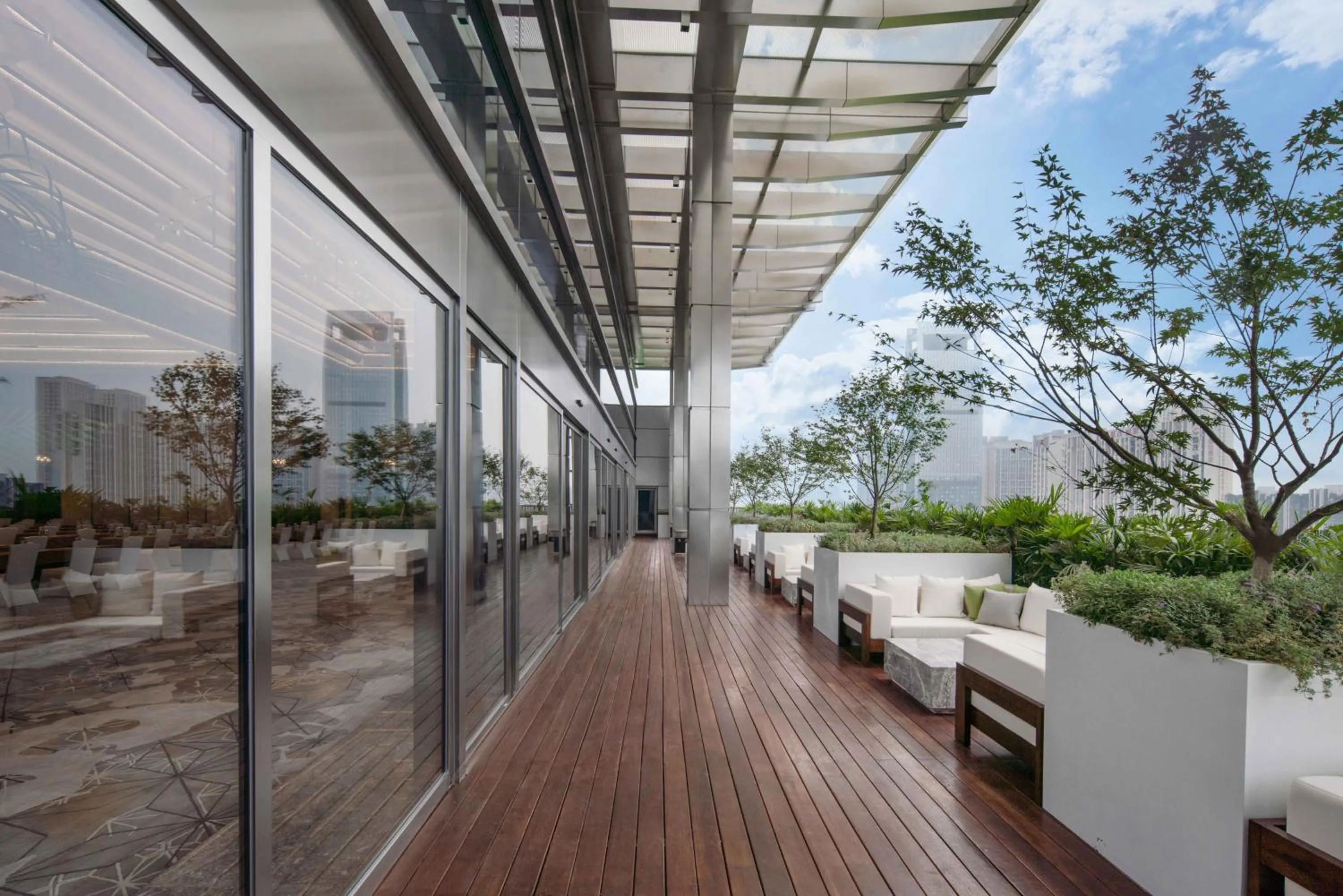Balcony/Terrace in Grand Bay Hotel Chengdu