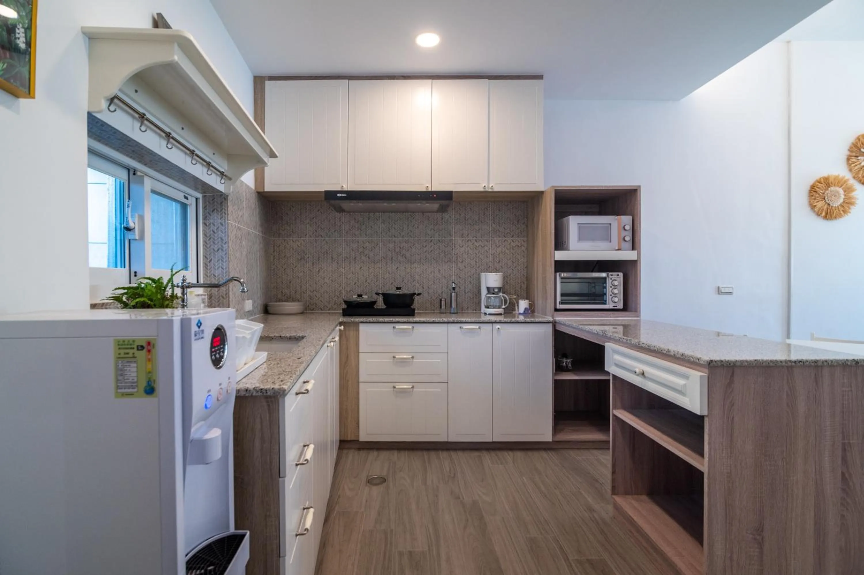 Communal kitchen in W3 HOSTEL