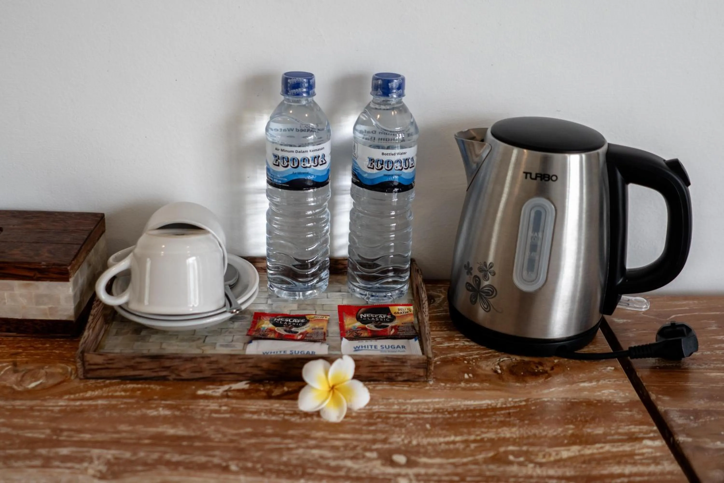 Coffee/tea facilities in The Eight Villa & Rooms Bali - Seminyak