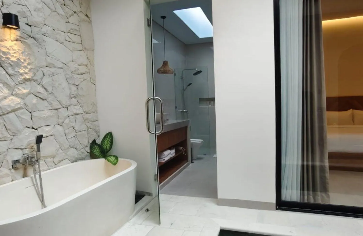 Bathroom, Bed in The Eight Villa & Rooms Bali - Seminyak