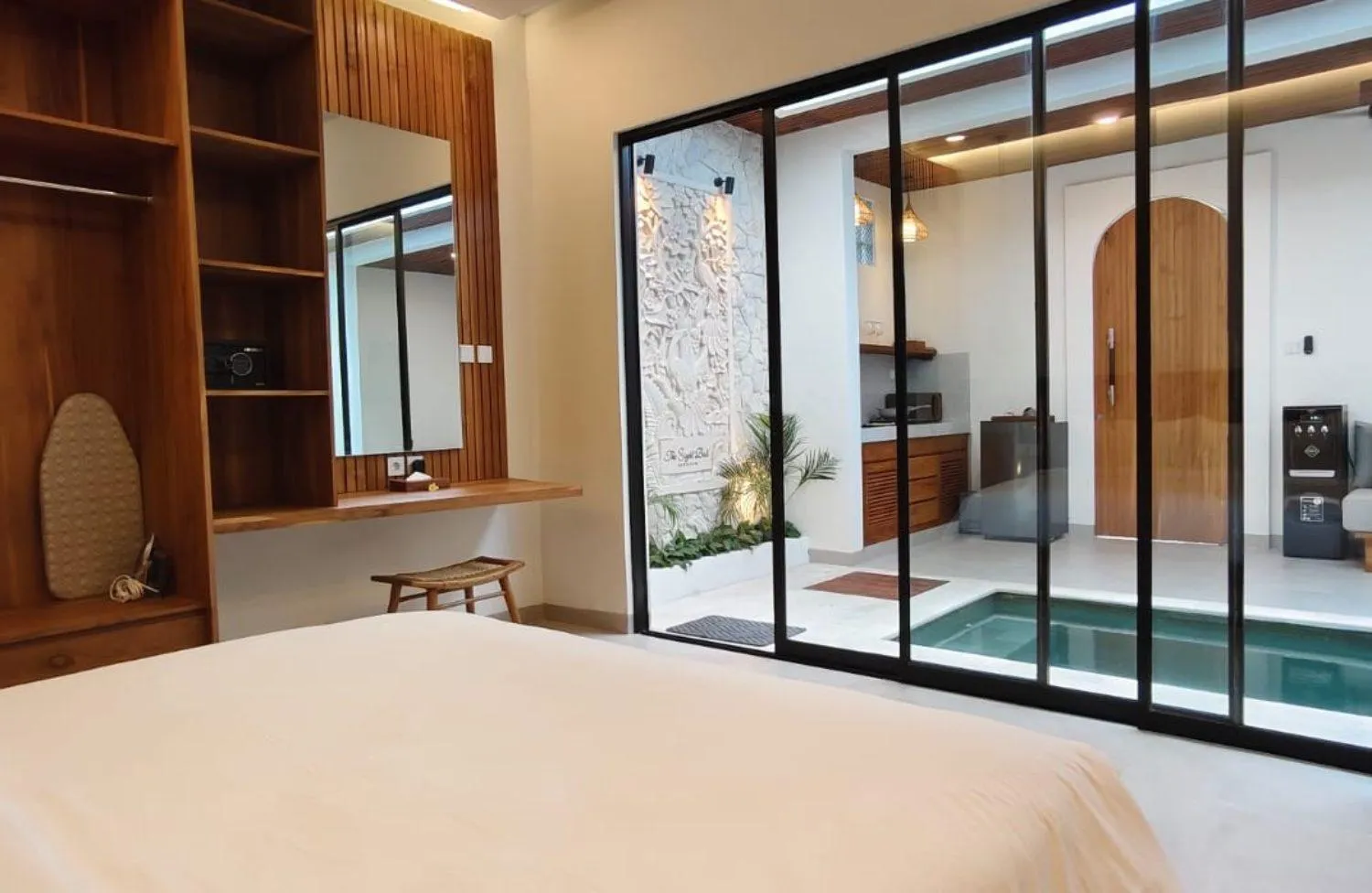 Photo of the whole room, Bed in The Eight Villa & Rooms Bali - Seminyak