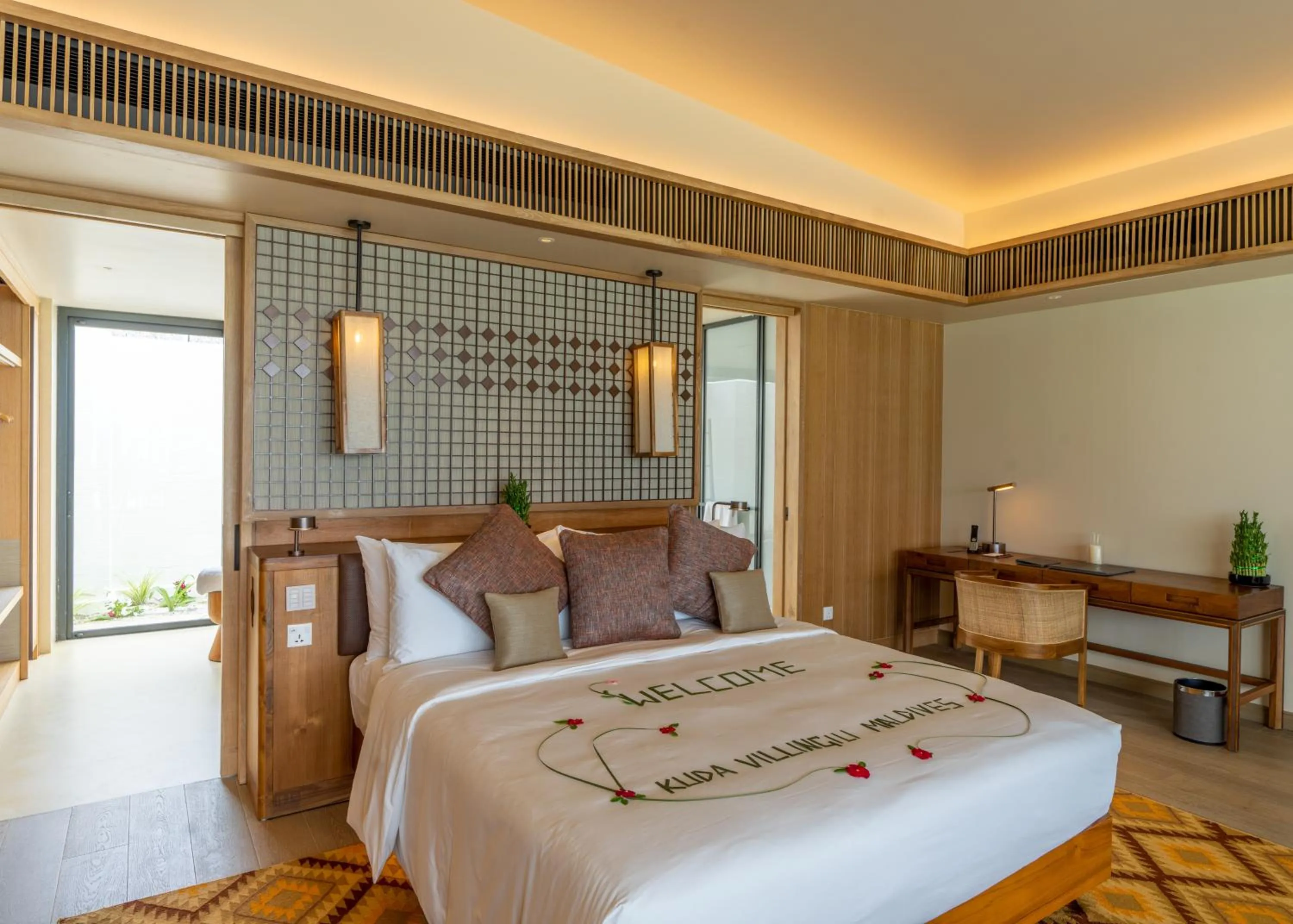 Bedroom, Bed in Kuda Villingili Maldives, Free Return Transfers 03 nights & above