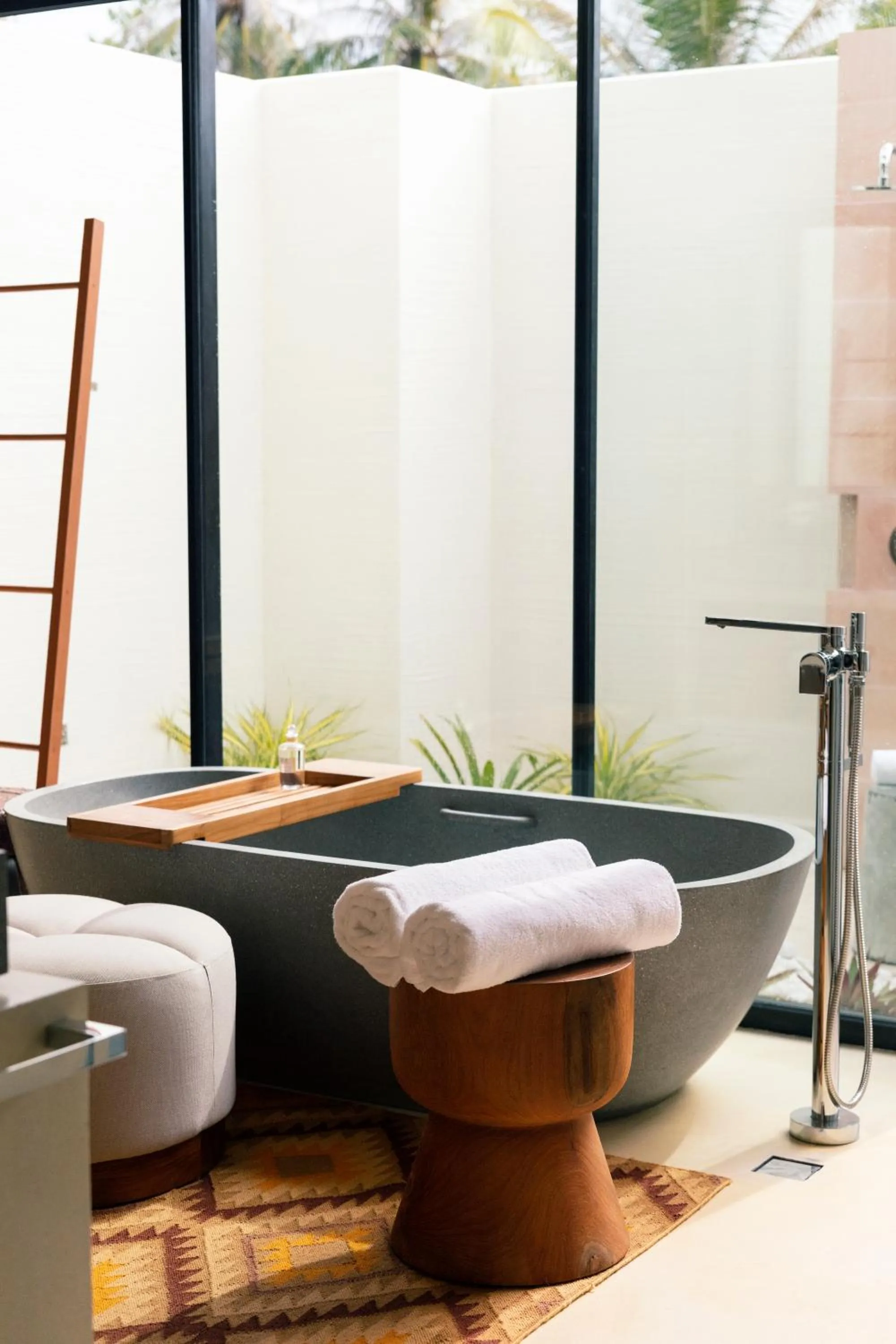 Bath in Kuda Villingili Maldives, Free Return Transfers 03 nights & above