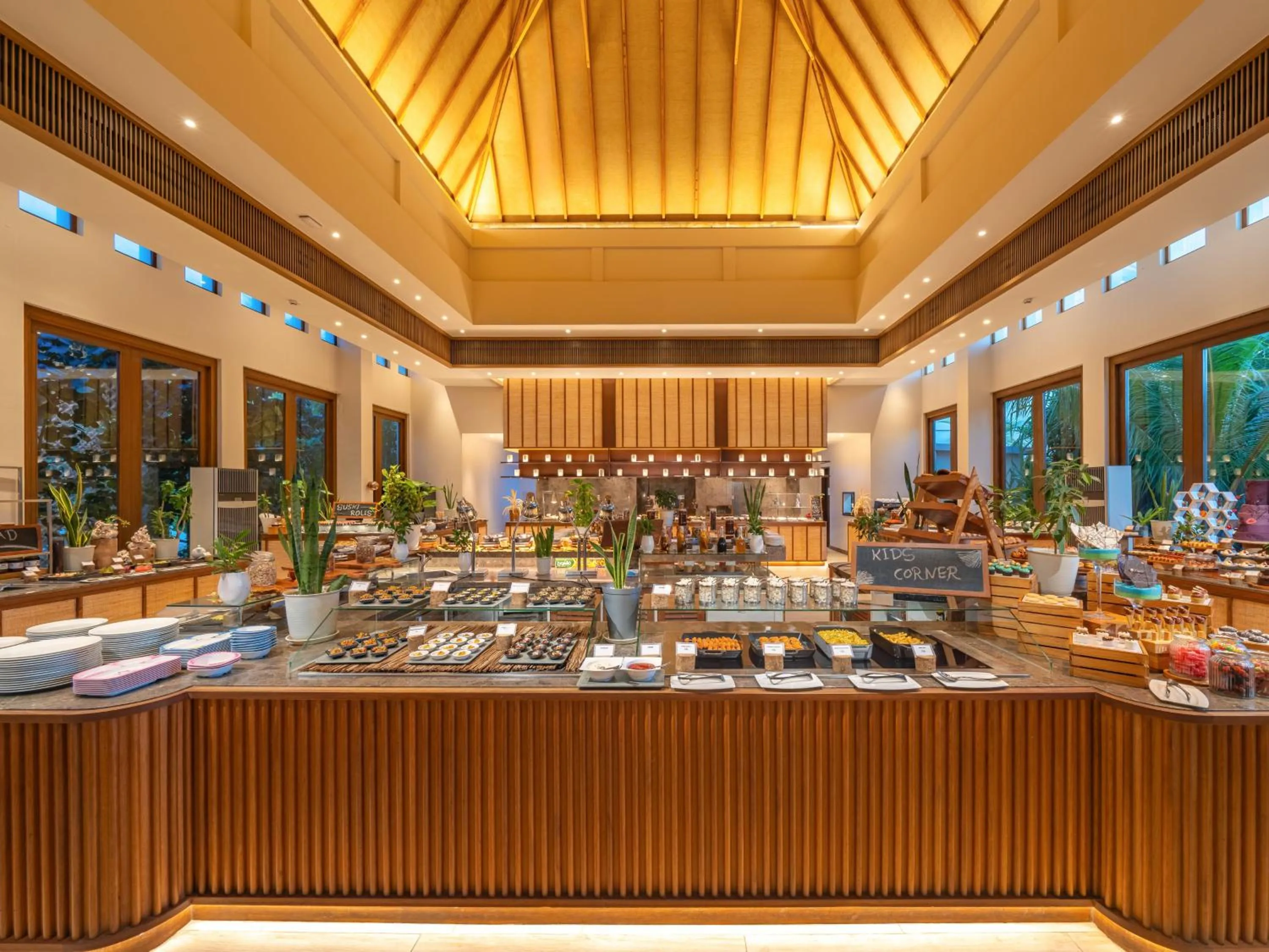 Restaurant/places to eat in Kuda Villingili Maldives, Free Return Transfers 03 nights & above