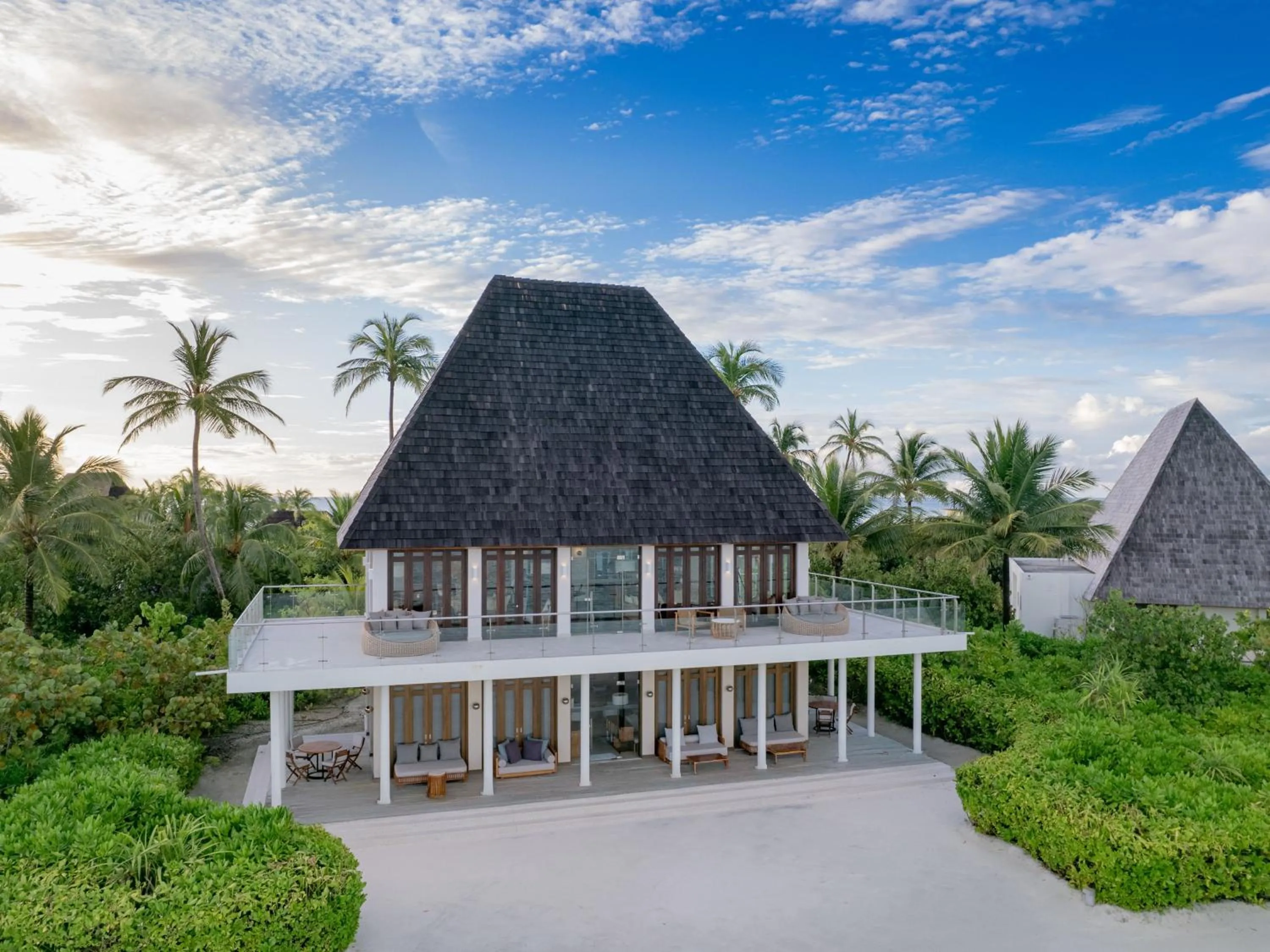 Property building in Kuda Villingili Maldives, Free Return Transfers 03 nights & above