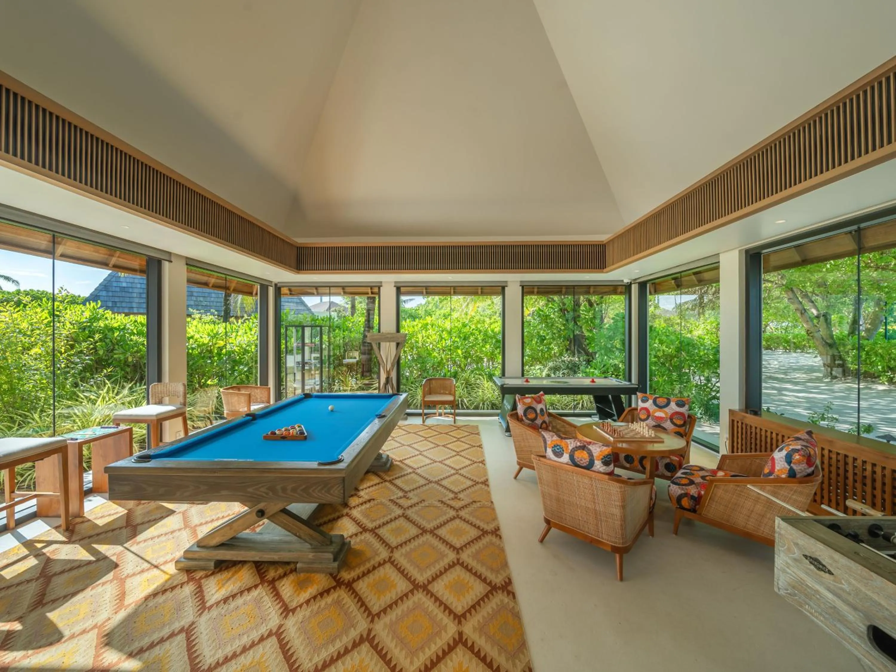 Billiard in Kuda Villingili Maldives, Free Return Transfers 03 nights & above