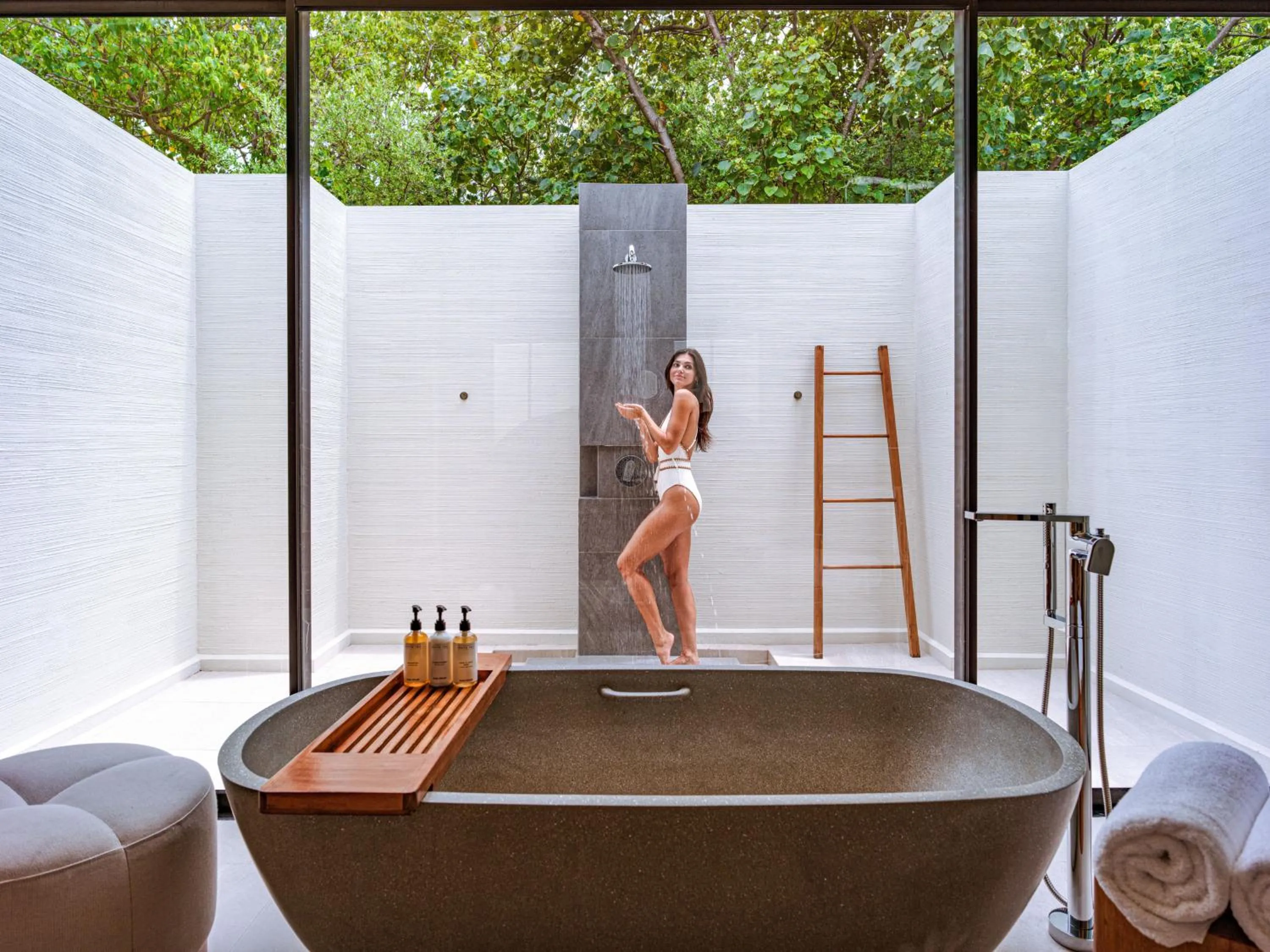 People in Kuda Villingili Maldives, Free Return Transfers 03 nights & above