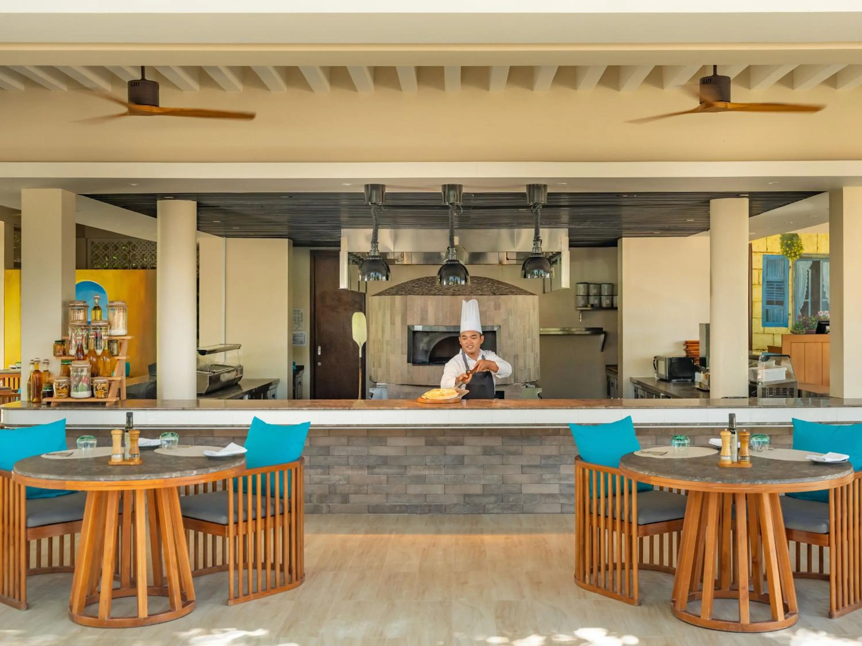 Restaurant/places to eat in Kuda Villingili Maldives, Free Return Transfers 03 nights & above