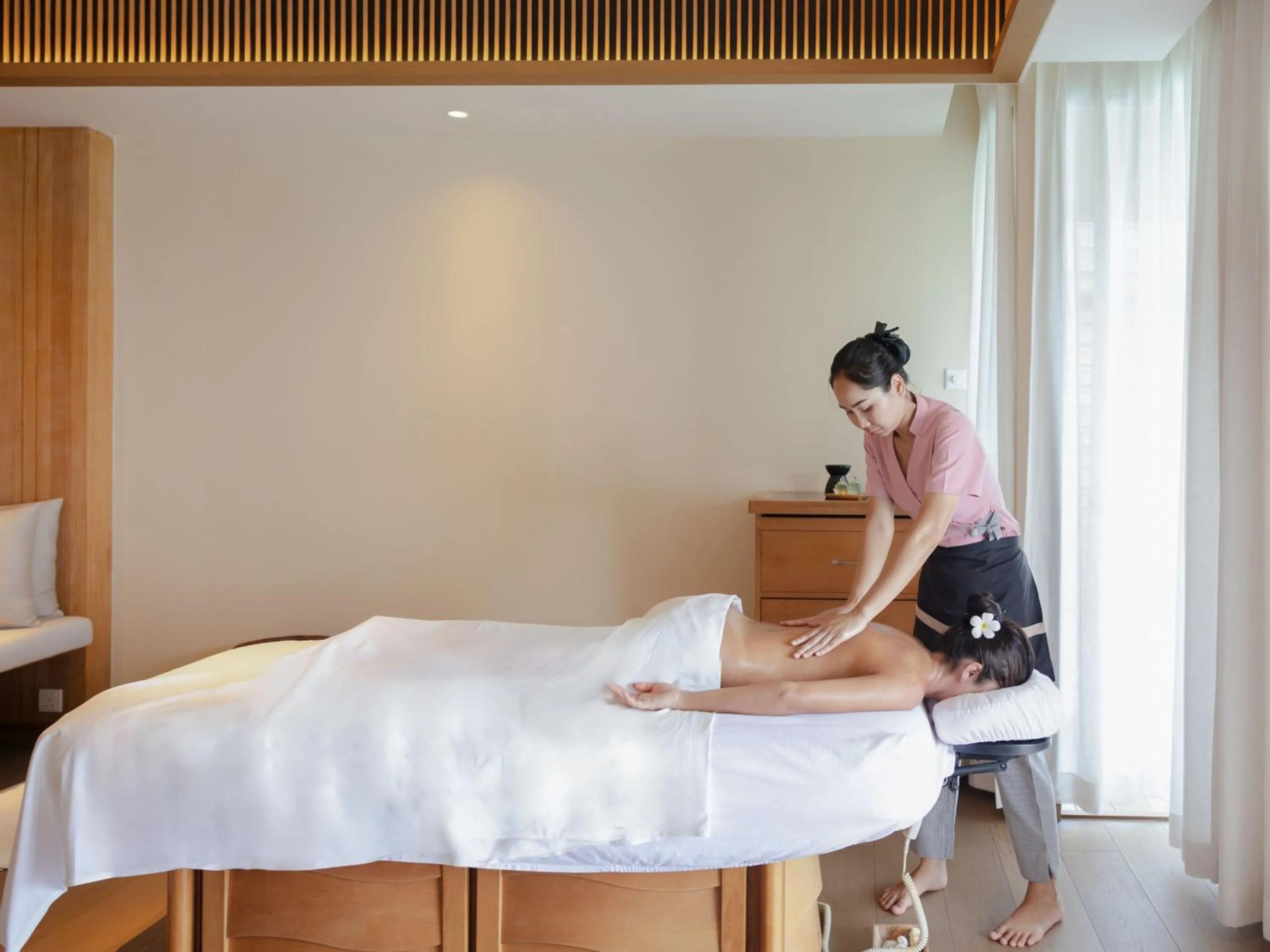 Massage in Kuda Villingili Maldives, Free Return Transfers 03 nights & above