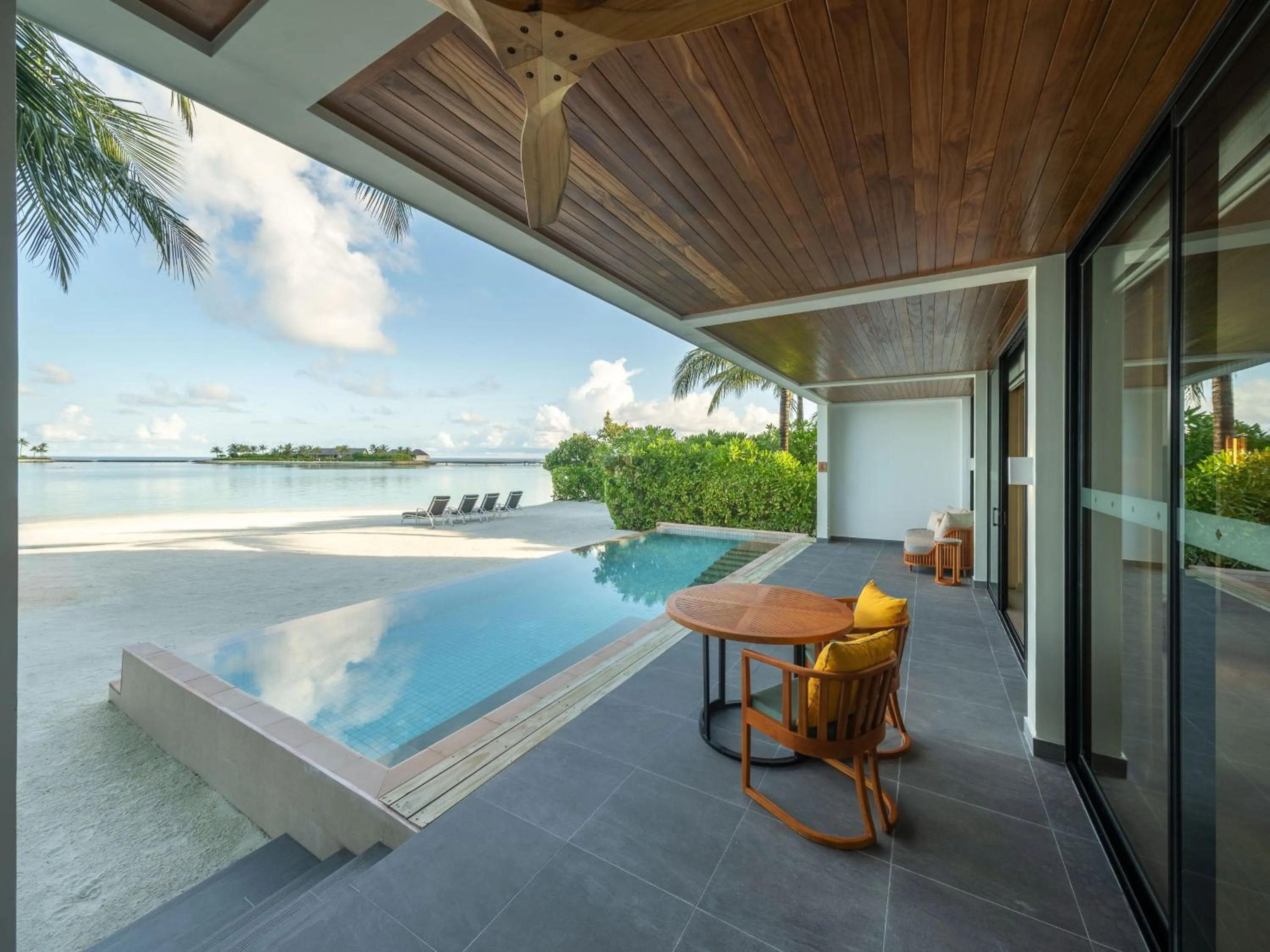 Patio in Kuda Villingili Maldives, Free Return Transfers 03 nights & above