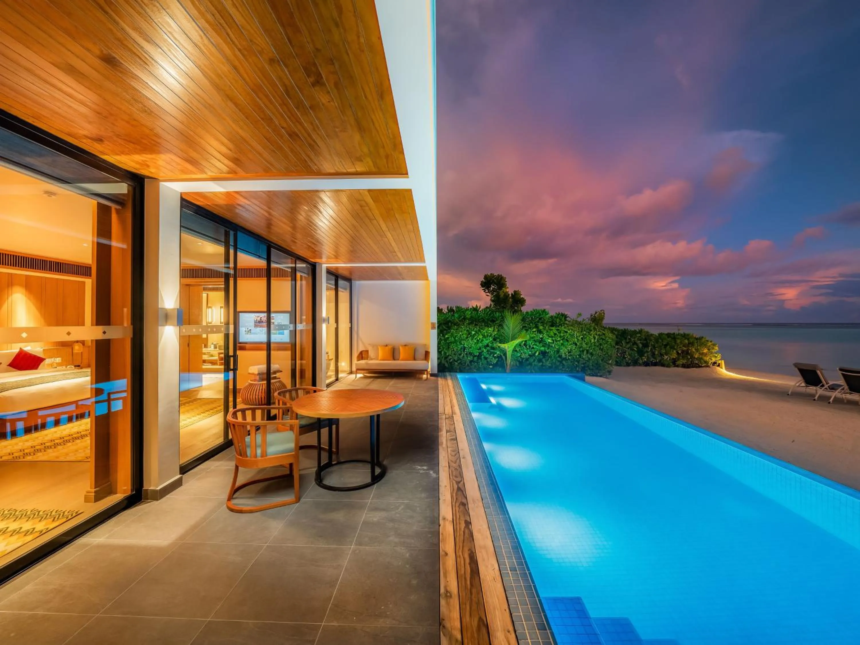 Patio in Kuda Villingili Maldives, Free Return Transfers 03 nights & above