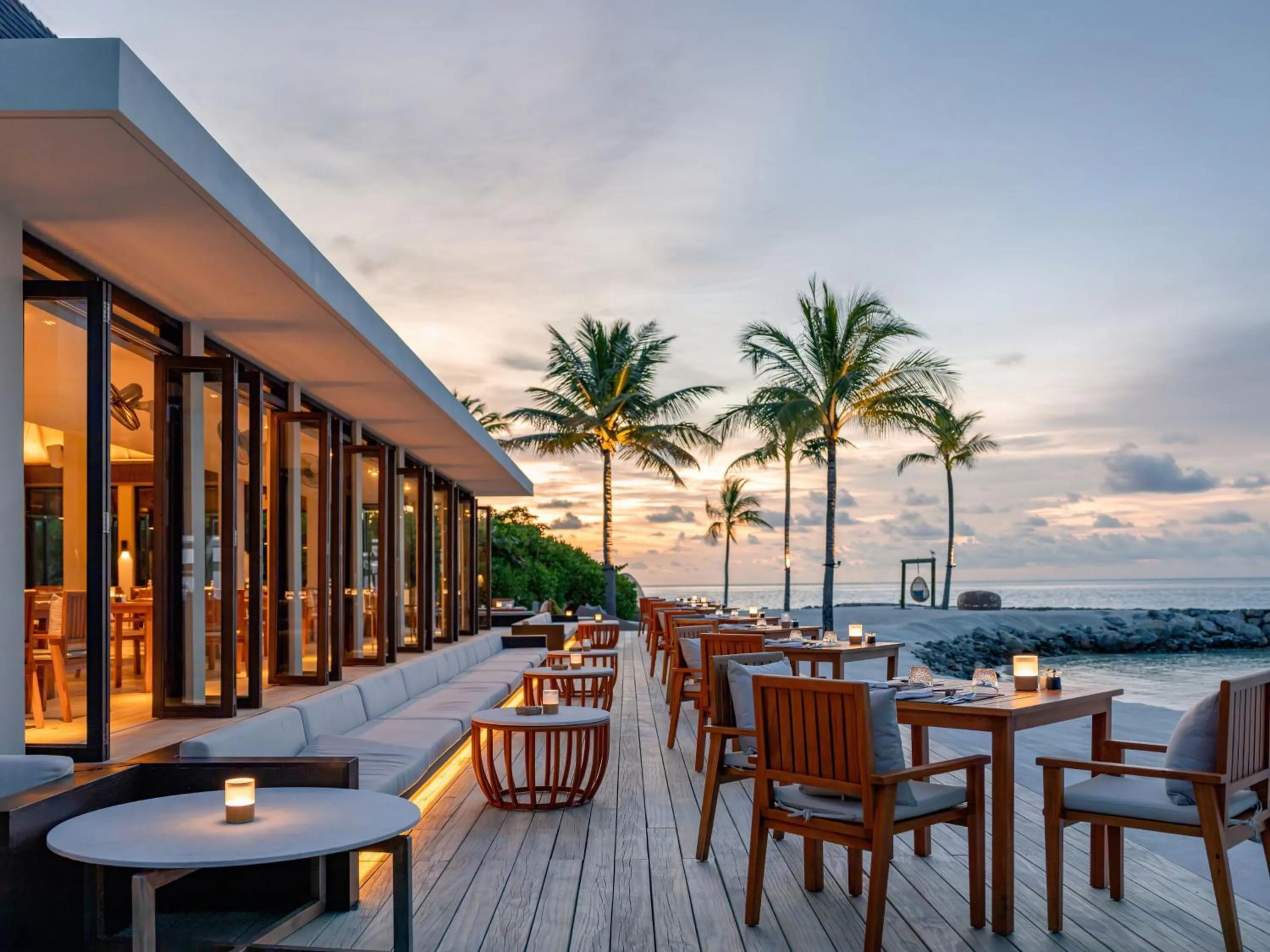 Restaurant/places to eat in Kuda Villingili Maldives, Free Return Transfers 03 nights & above