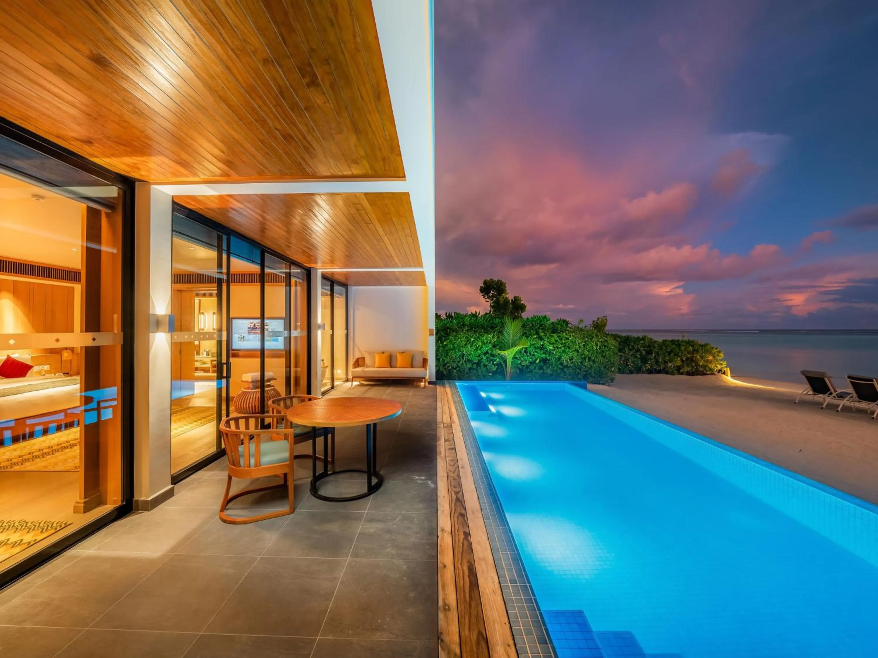 Patio in Kuda Villingili Maldives, Free Return Transfers 03 nights & above