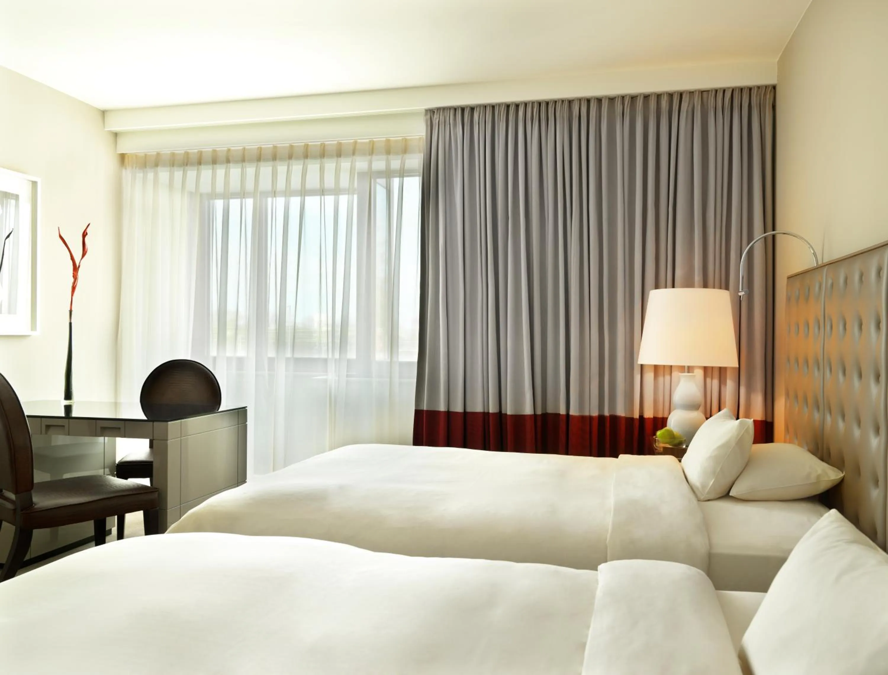 Bed in Hyatt Regency Köln