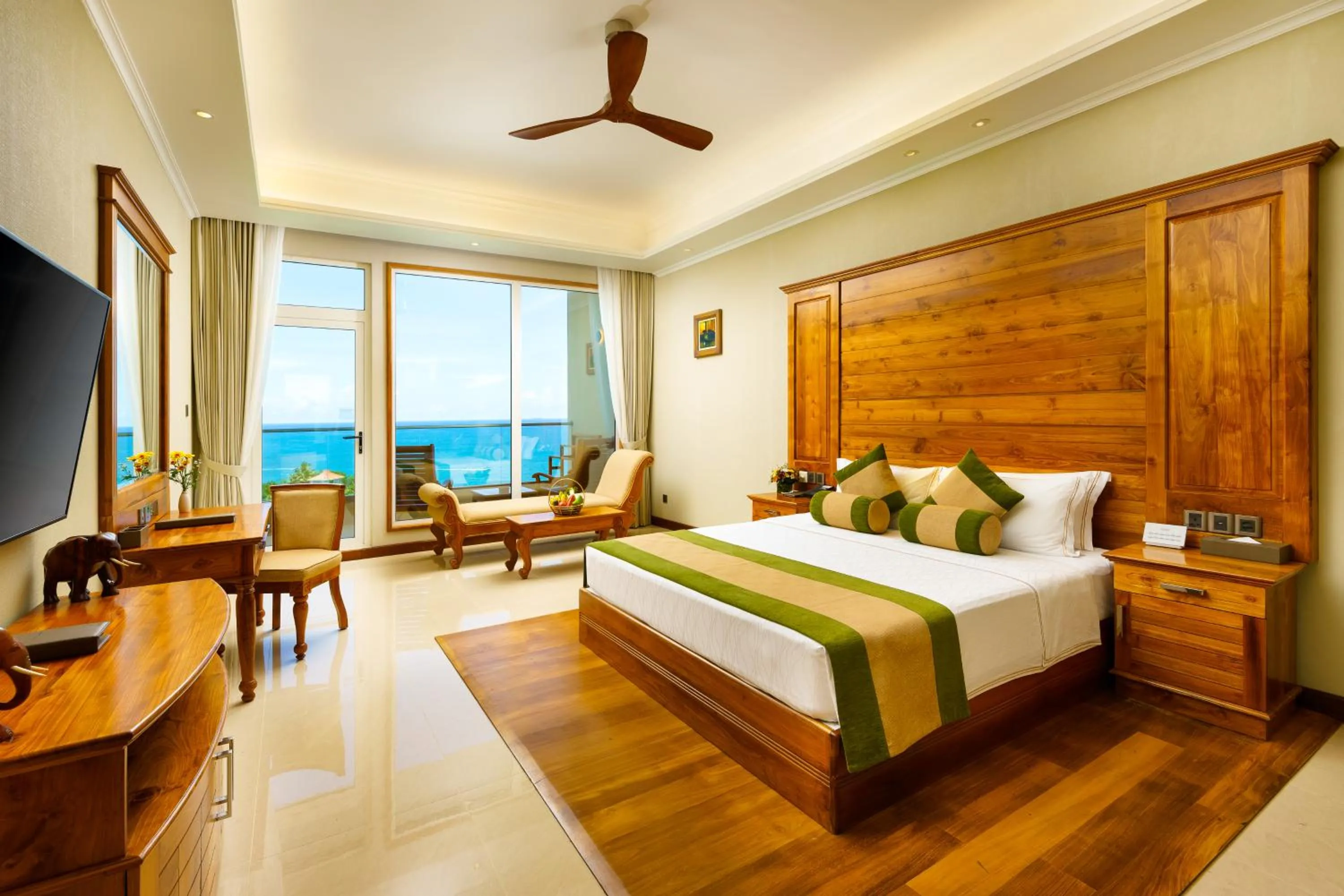 Photo of the whole room, Bed in Araliya Beach Resort & Spa Unawatuna- Where you meet the sea all year