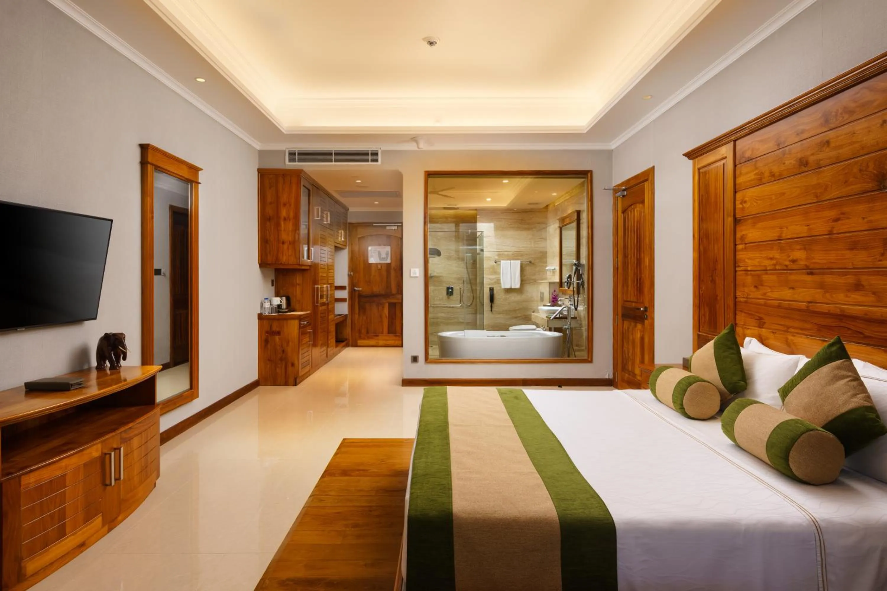 Photo of the whole room, Bed in Araliya Beach Resort & Spa Unawatuna- Where you meet the sea all year