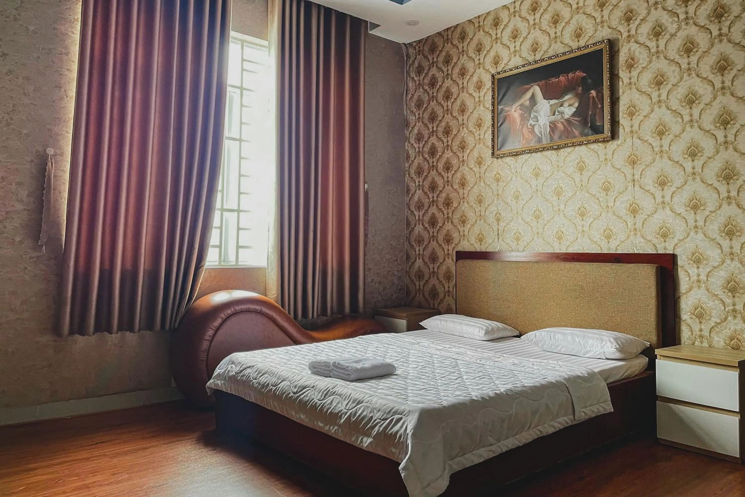 Bedroom, Bed in Sky Hotel