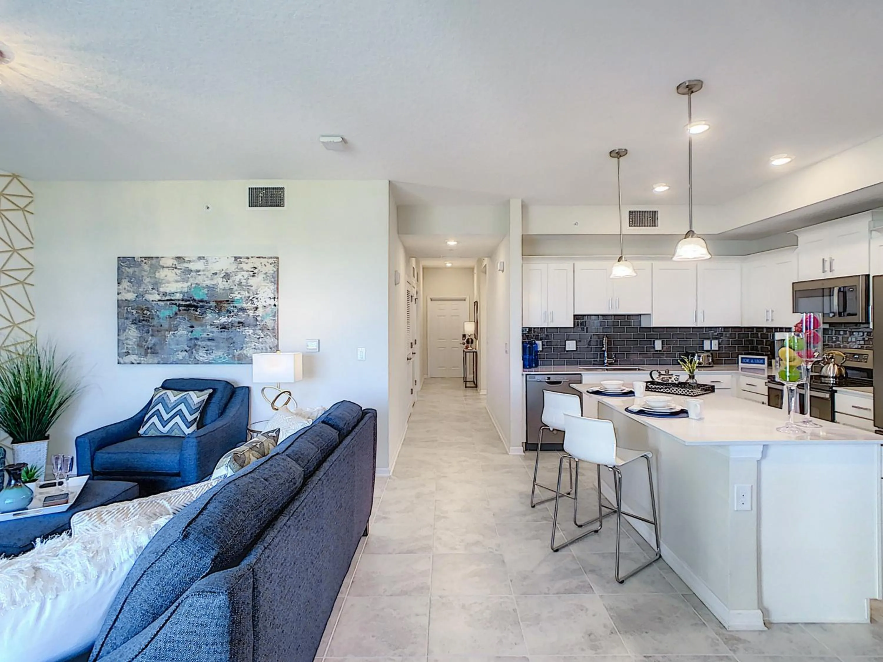 Updated Condo, 5 mi to Disney, On-site Water Park