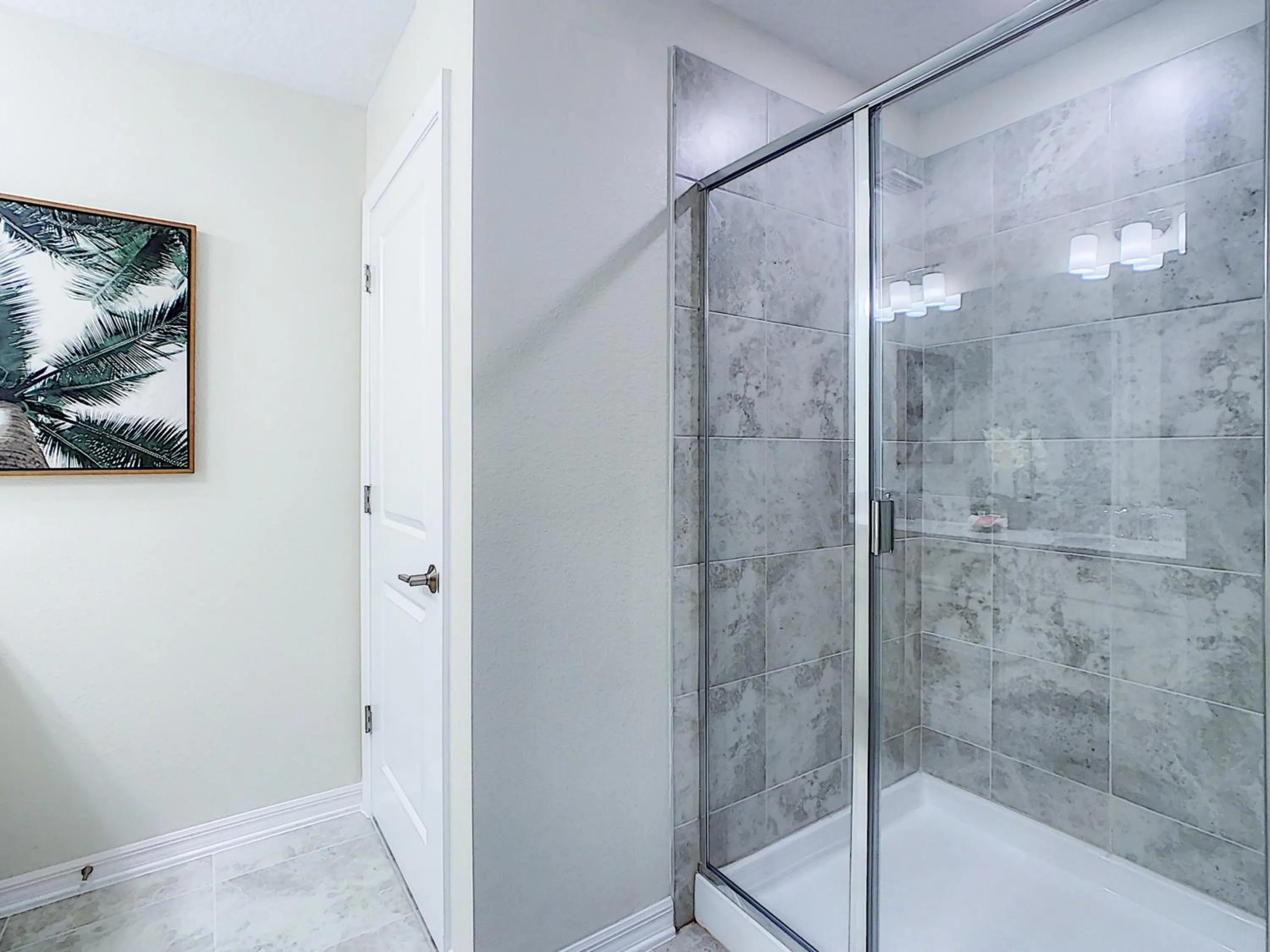 Updated Condo, 5 mi to Disney, On-site Water Park