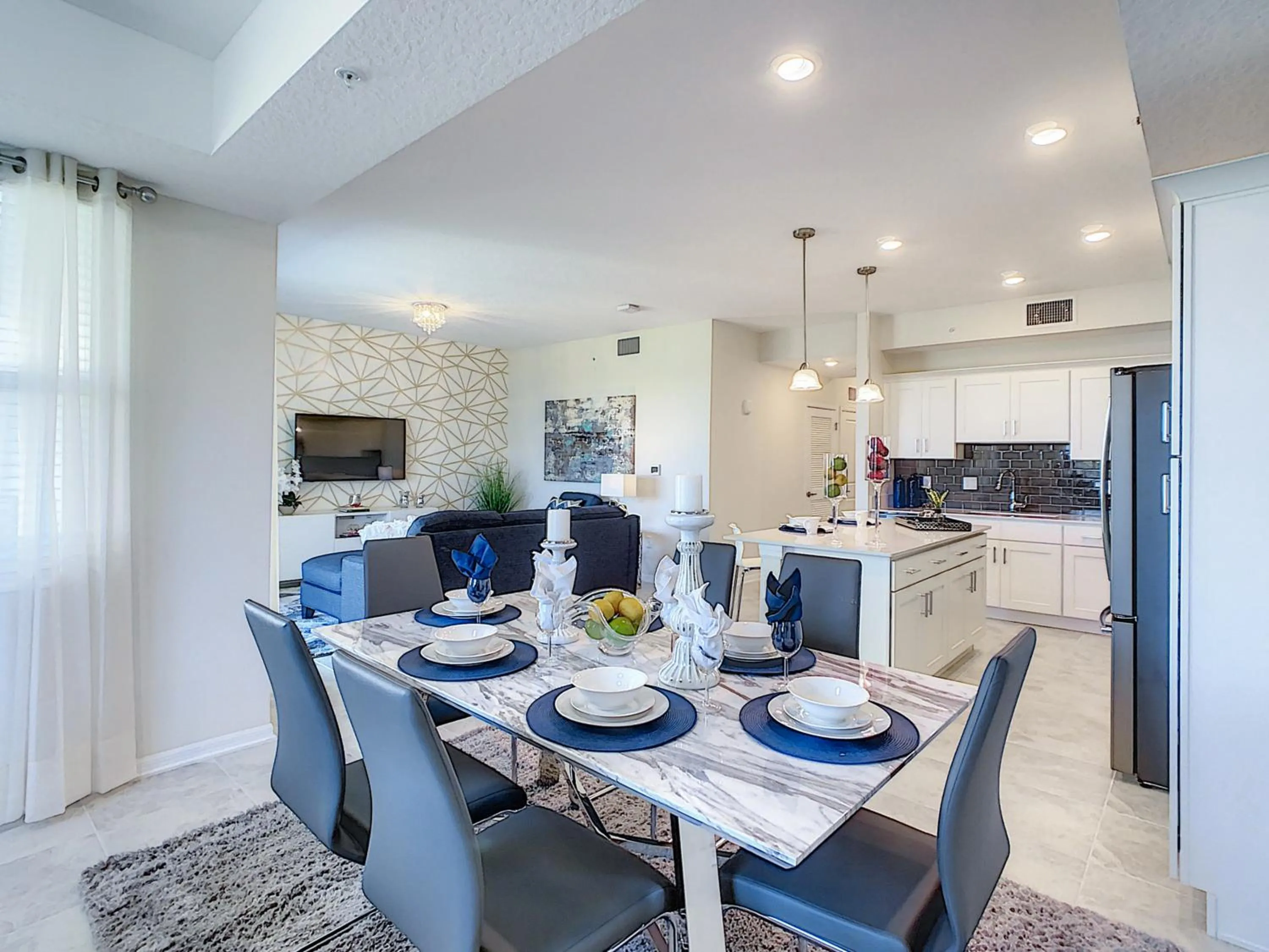 Updated Condo, 5 mi to Disney, On-site Water Park