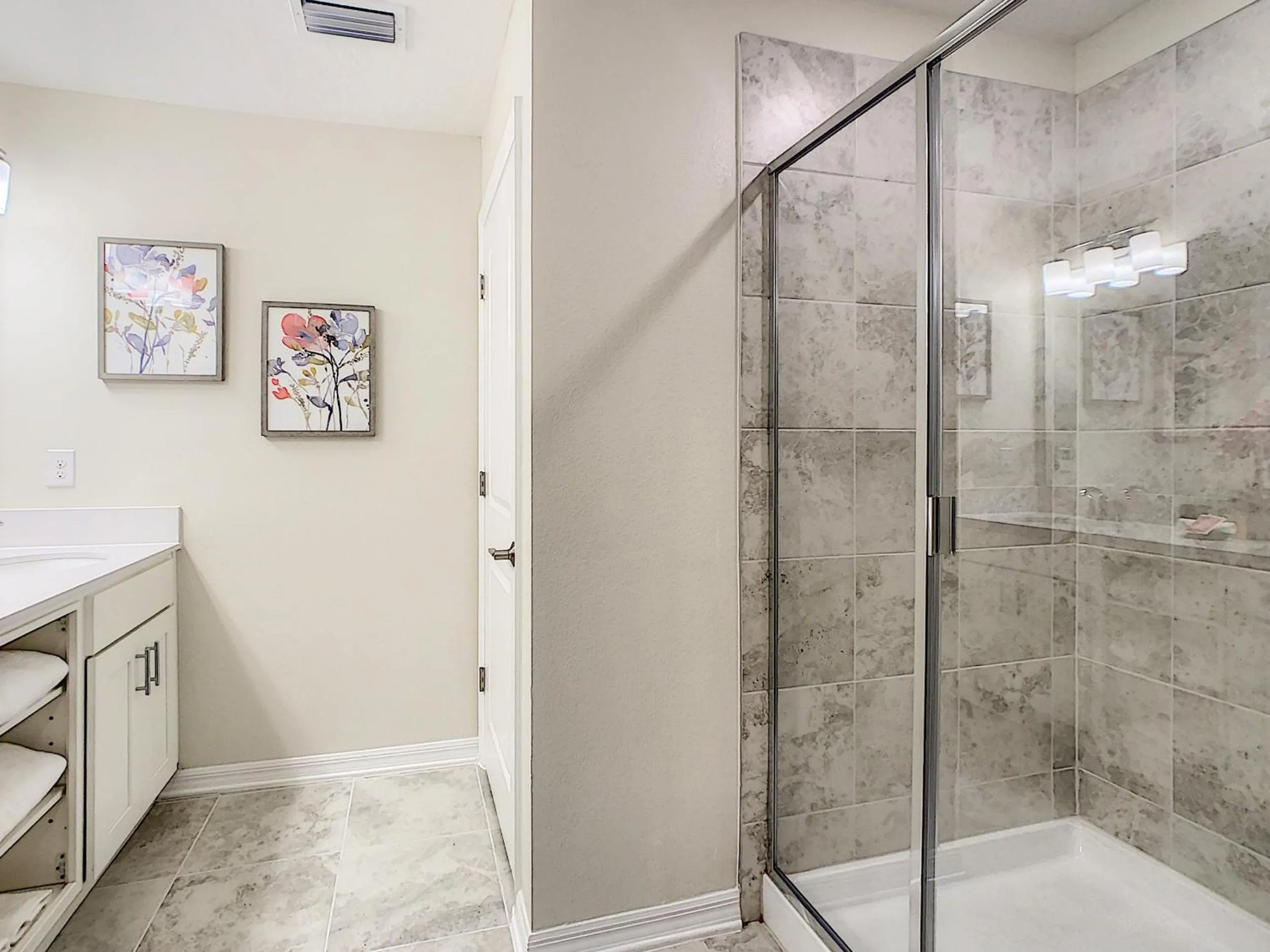 Modern Condo near Disney Foosball Water Park