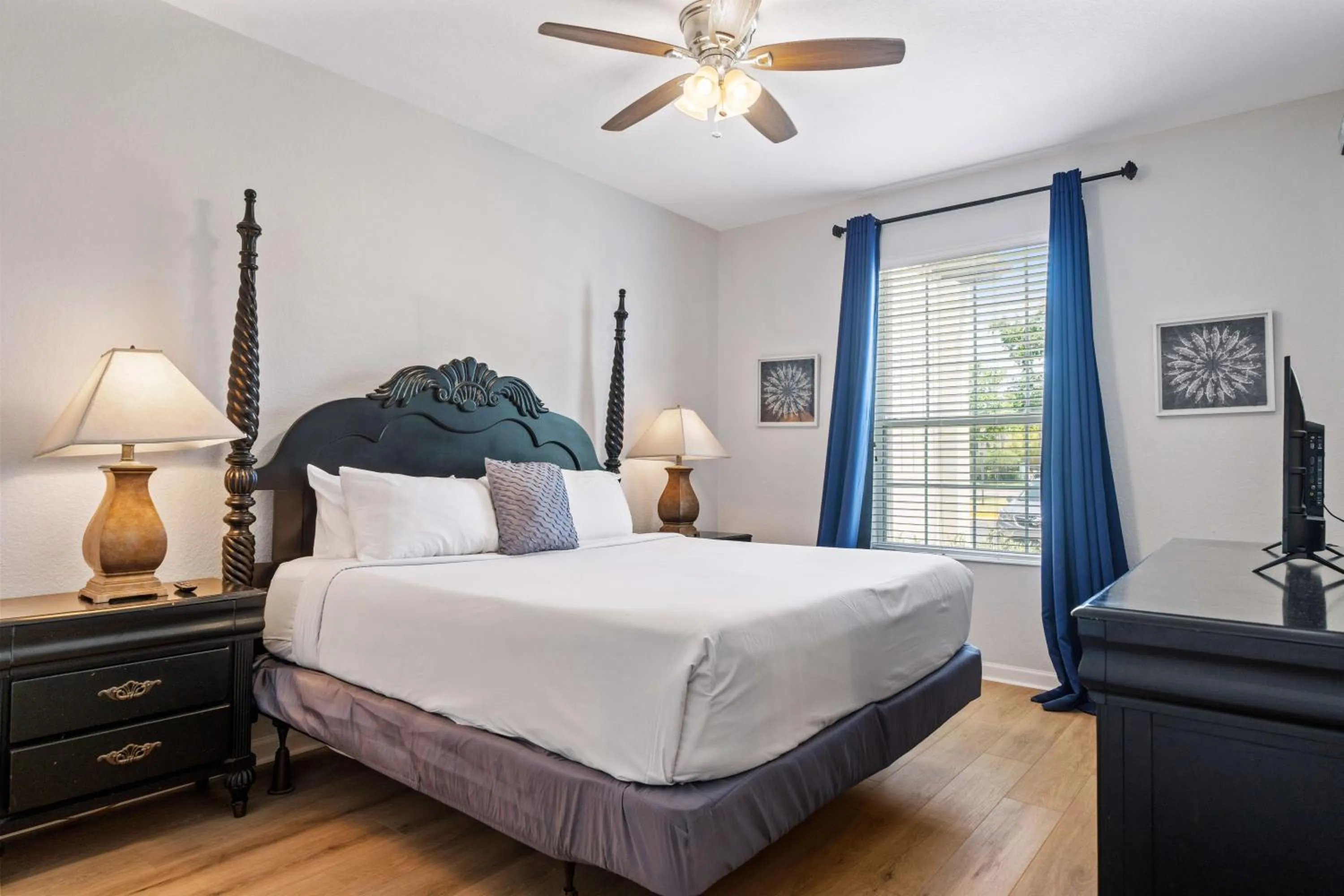 Bed in Renovated Condo by Convention Center & I-Drive