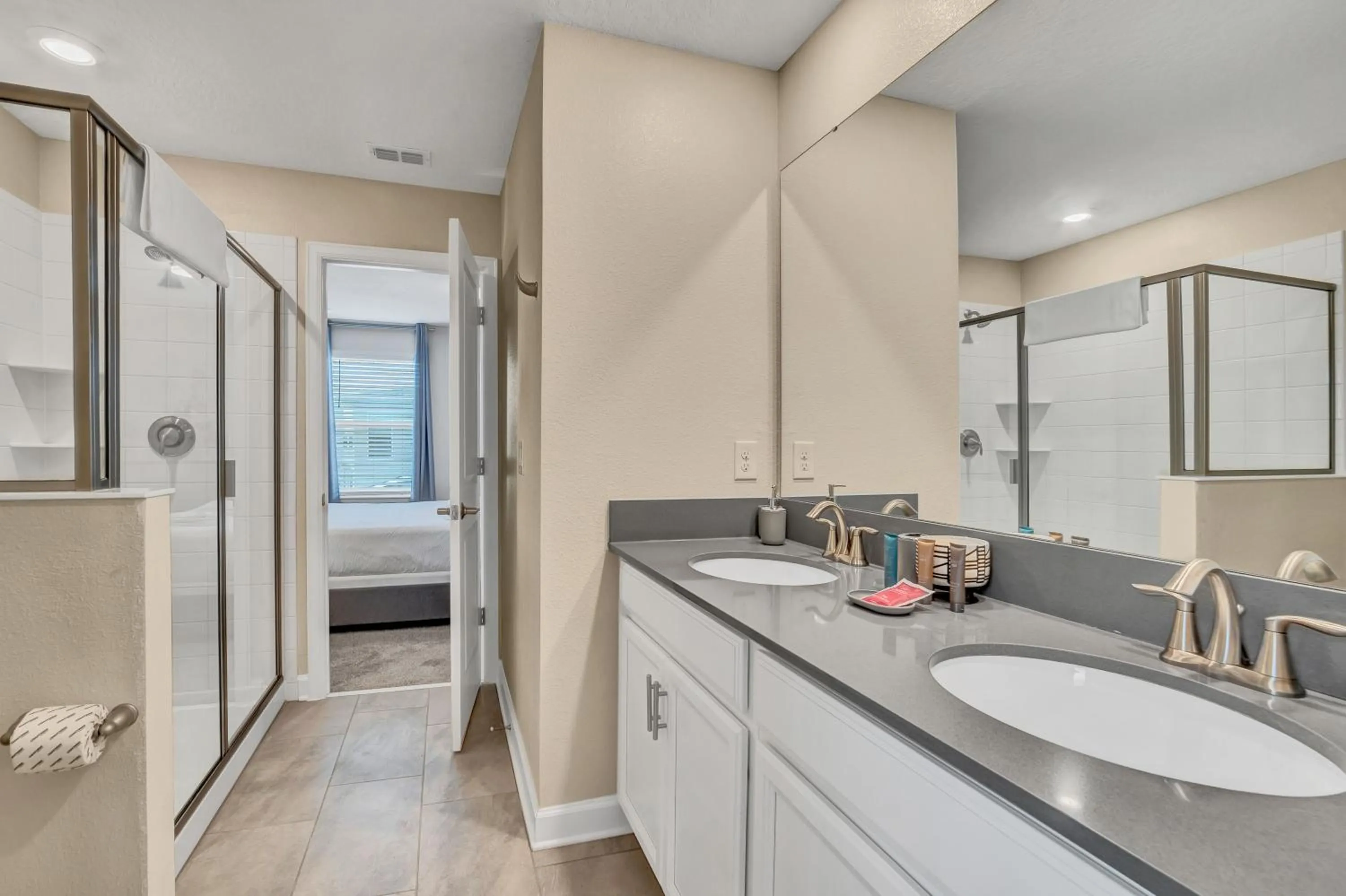 VILLA wPrivate Pool & Game Room near Disney