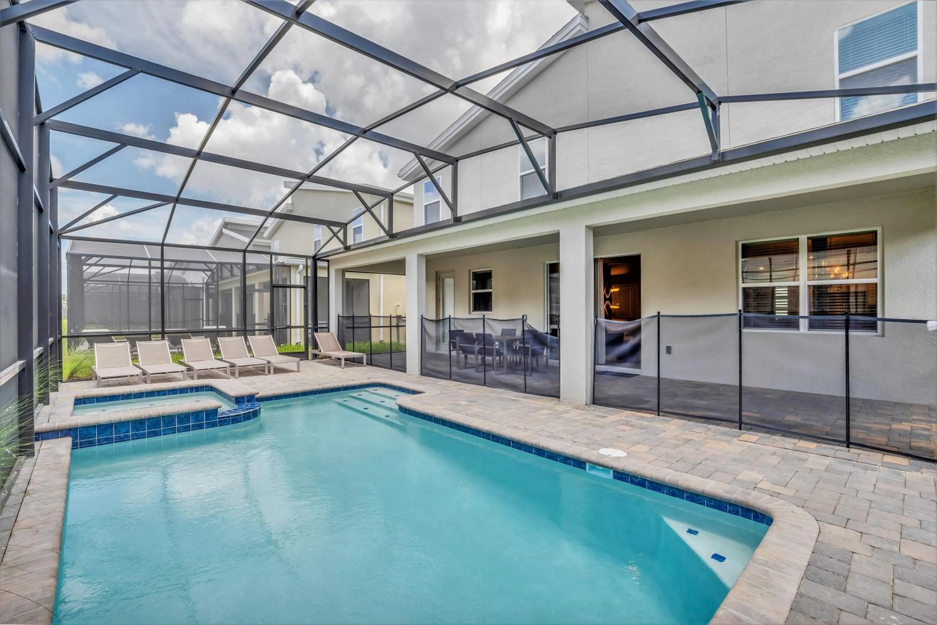 VILLA wPrivate Pool & Game Room near Disney